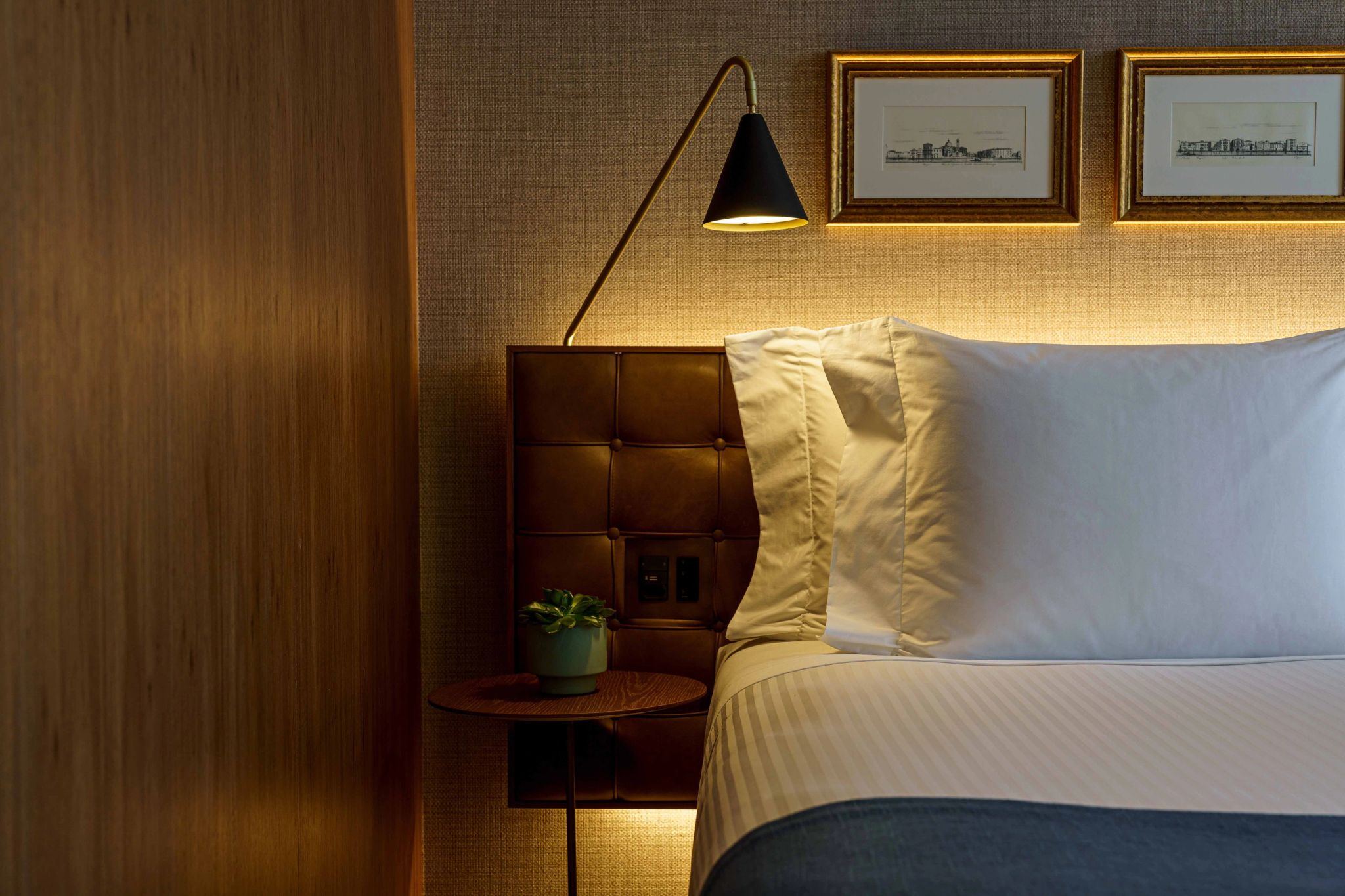 cama casal – decoracao classica – suite de luxo