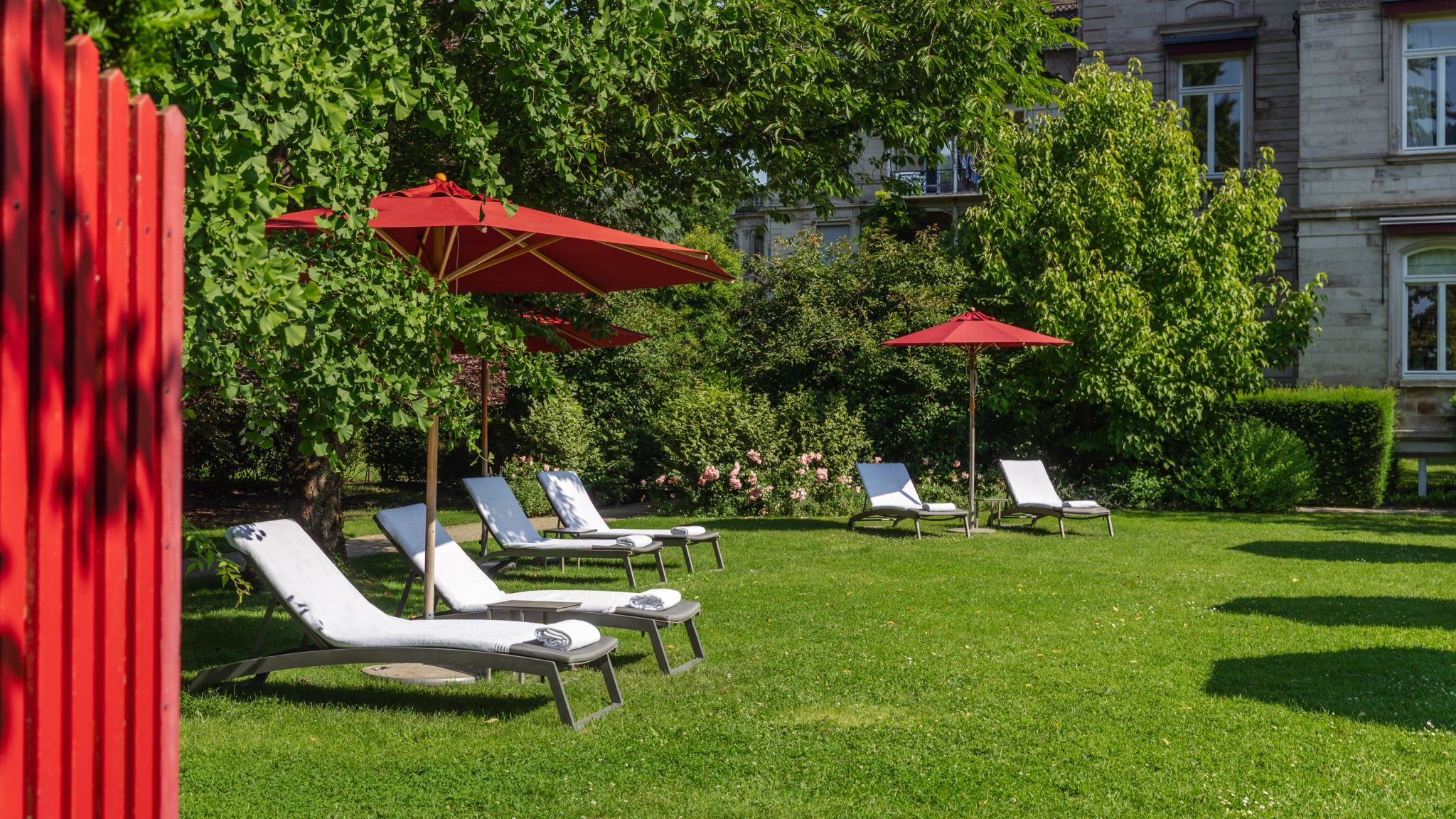 espaco de relaxamento - area externa - spa de luxo europeu