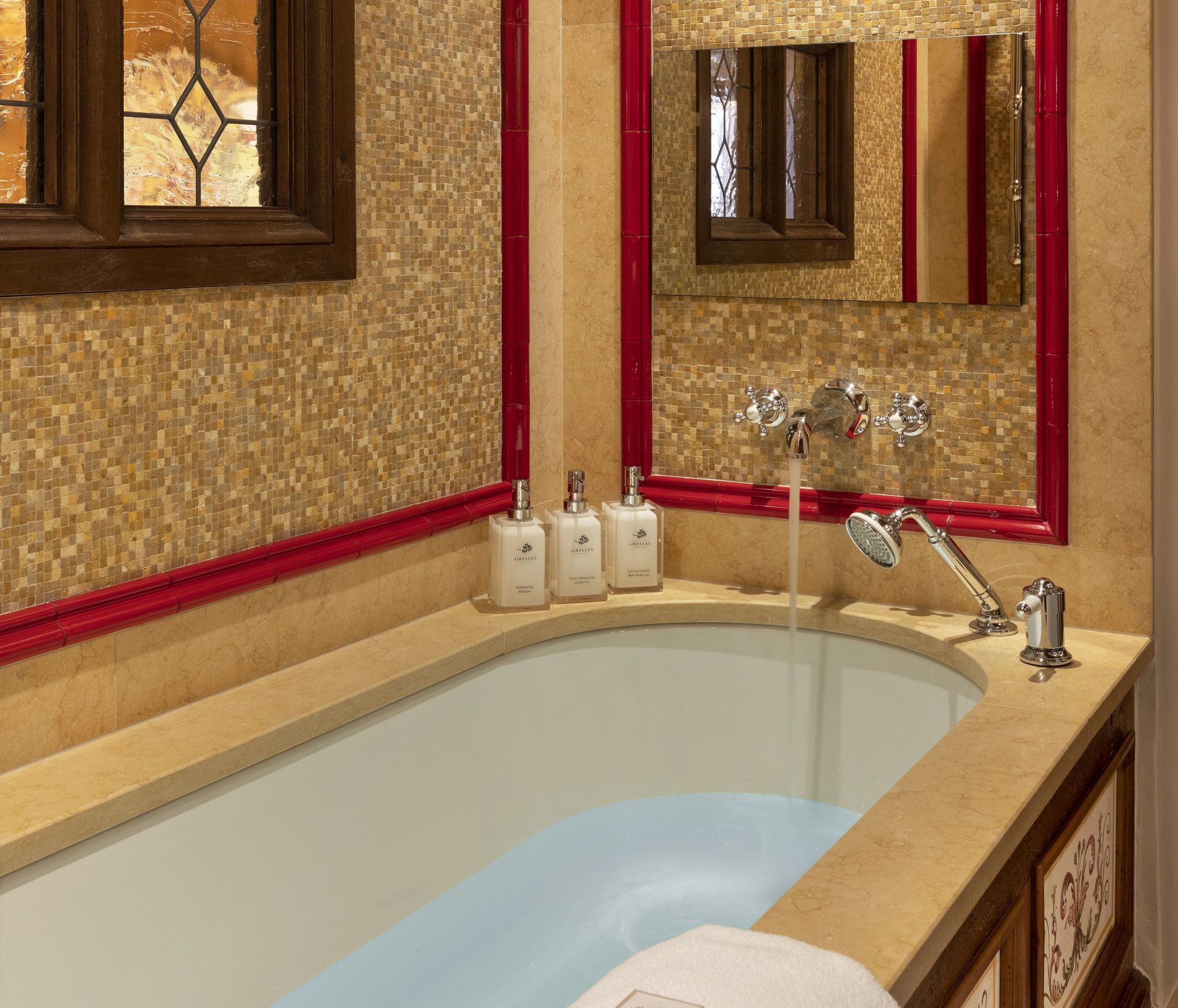 Junior Suite Prestige Valley banheira de imersao - banho premium - banheiro de luxo