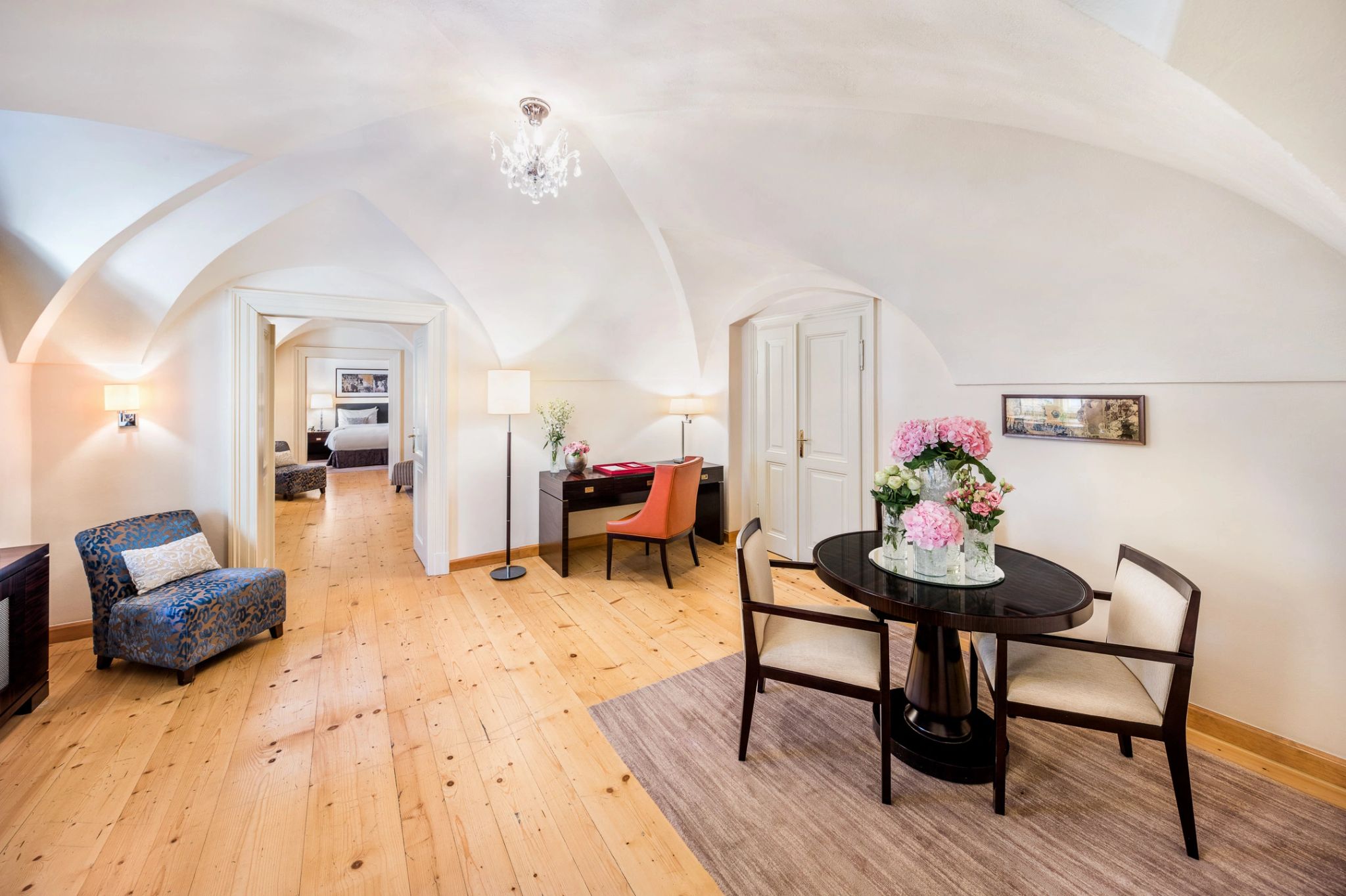 Lazar Suite jantar na suite – mesa de trabalho – sala de jantar