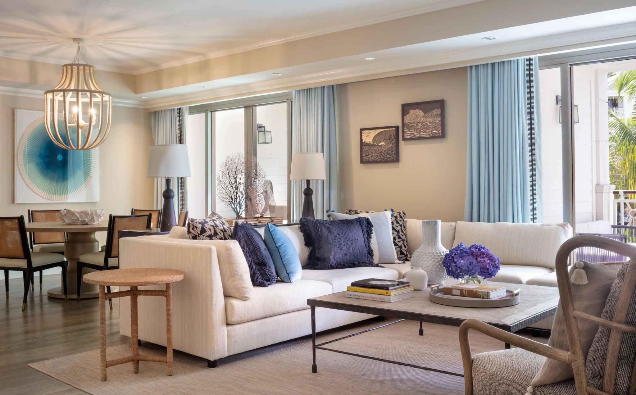 suite de luxo – suite ampla – decoraçao de luxo - sala de estar - mesa de jantar - sala moderna