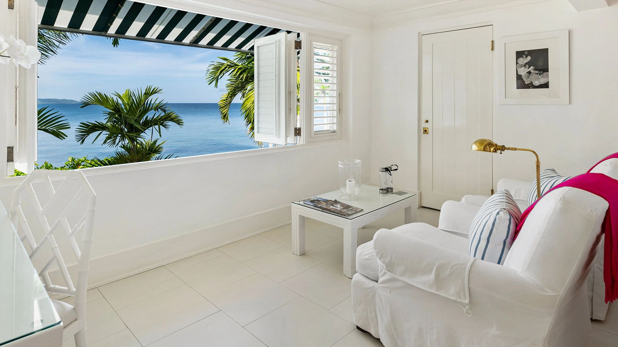 Ocean View Double  sala vista mar - quarto vista mar - poltrona confortavel