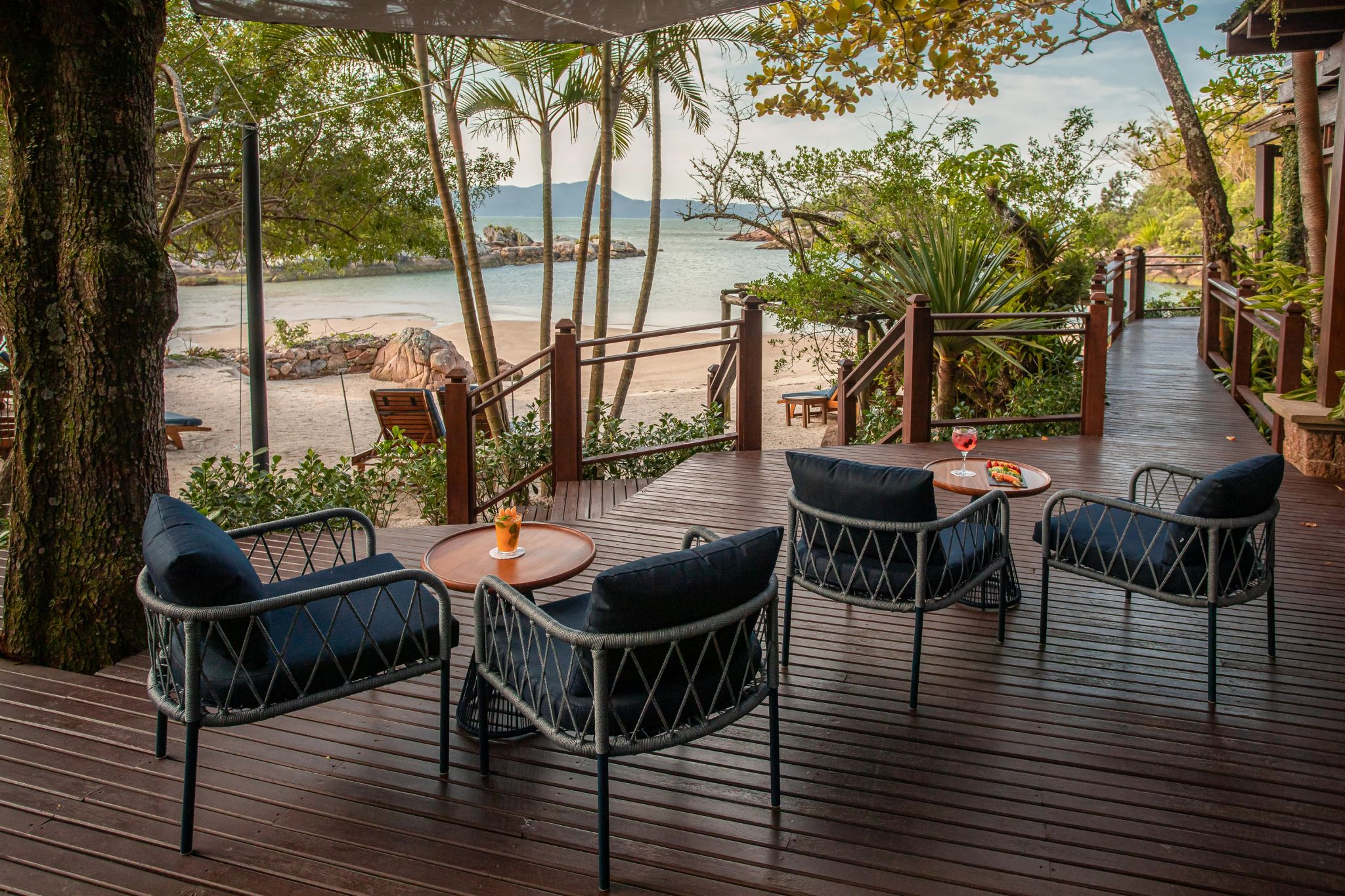 Lounge ao ar livre lounge do hotel ponta dos ganchos