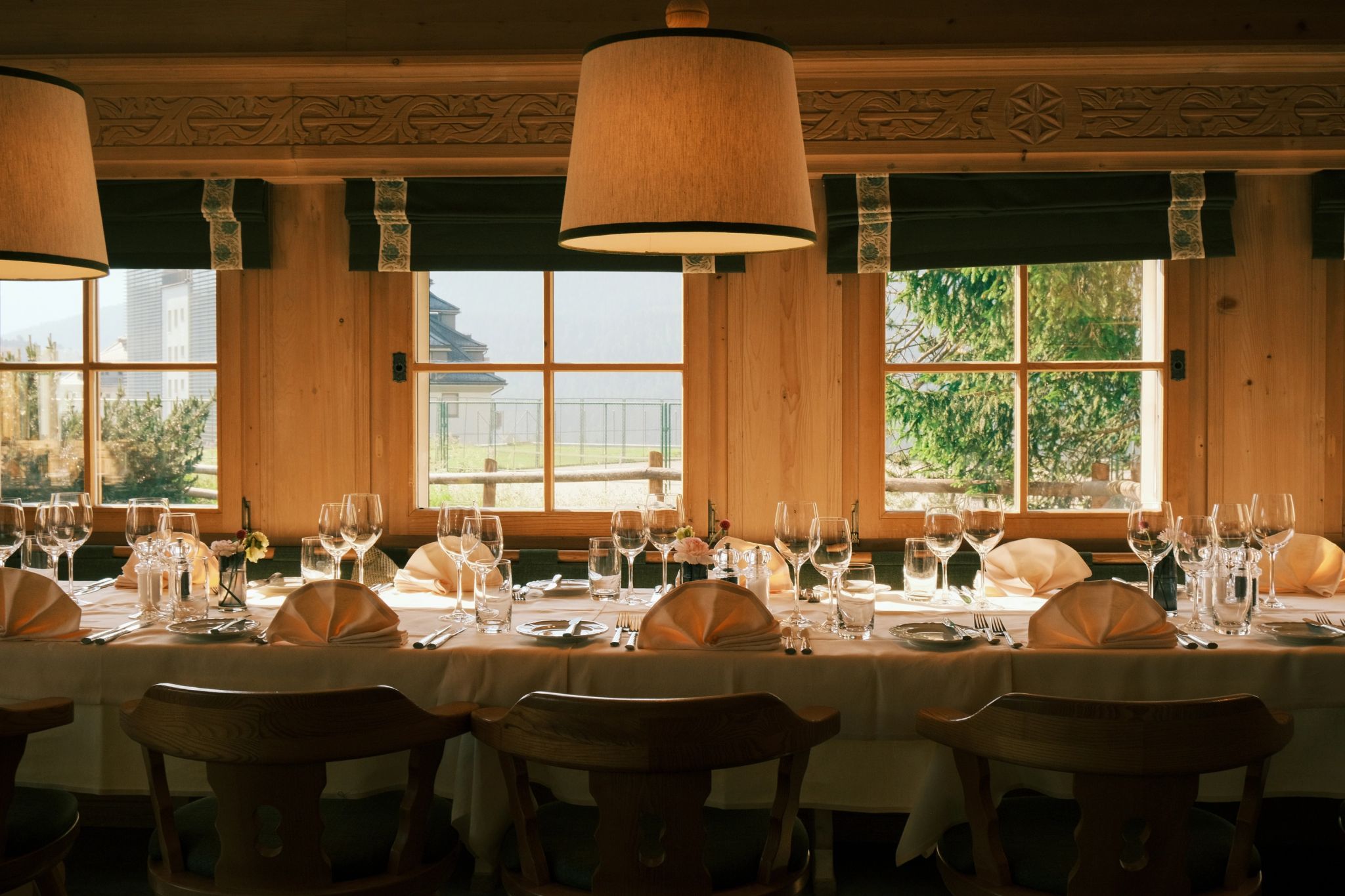 Restaurante Chesa al Parc comida italiana – jantar de luxo – area interna restaurante