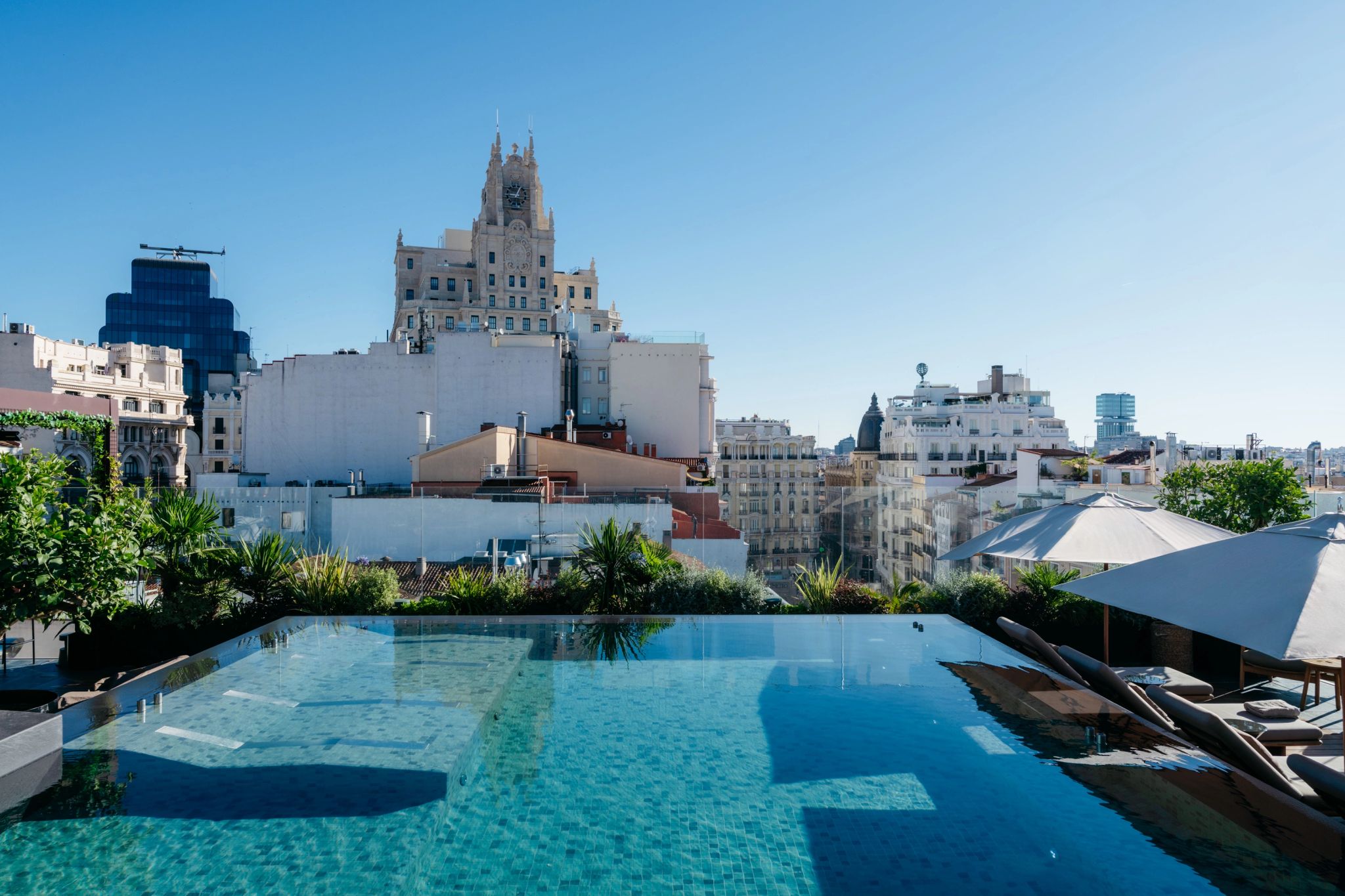 Piscina do hotel piscina de luxo – piscina rooftop – area de lazer hotel