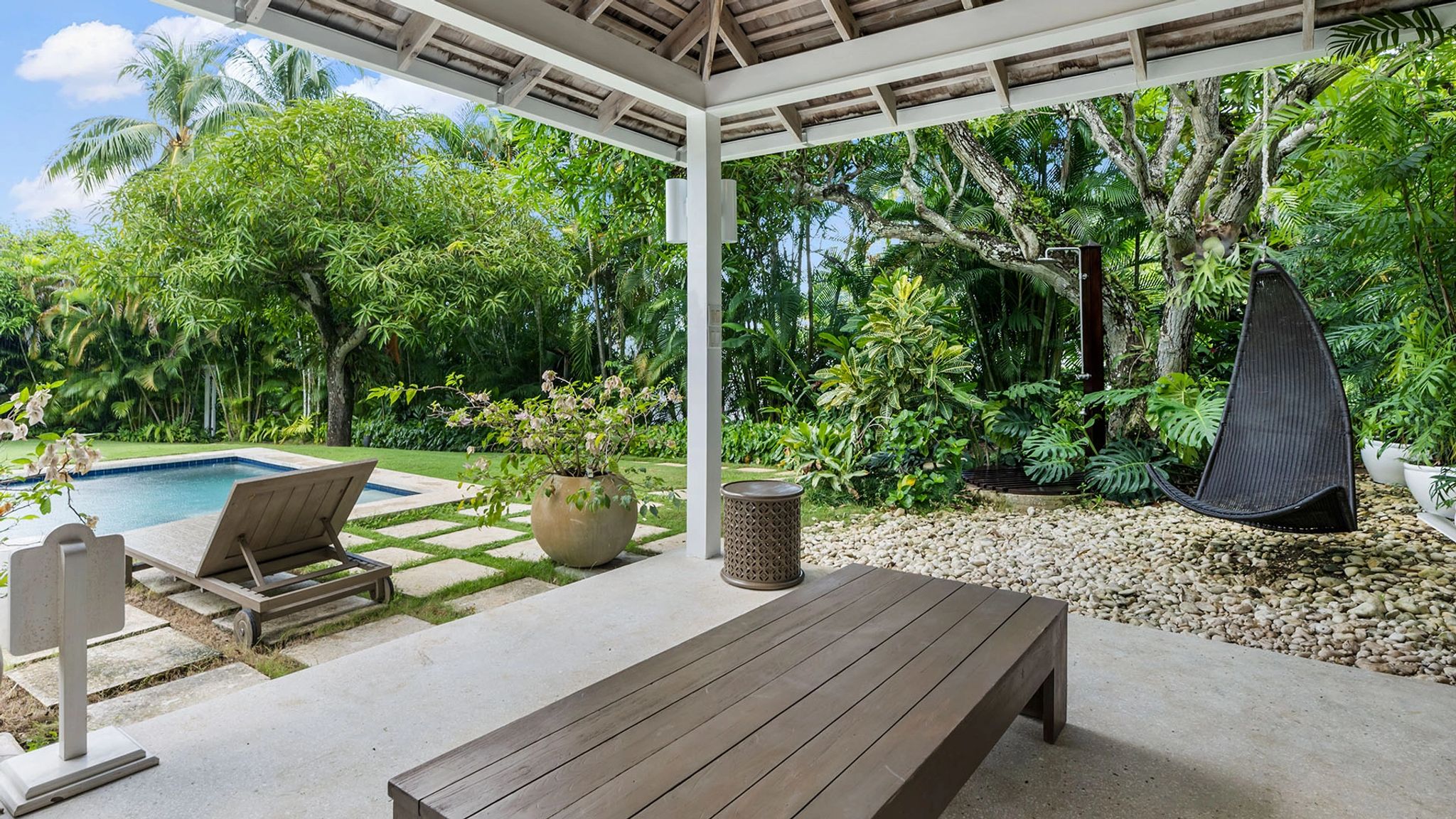 Three Bedroom Classic Villa  jardim privativo - balanço moderno - banho de sol