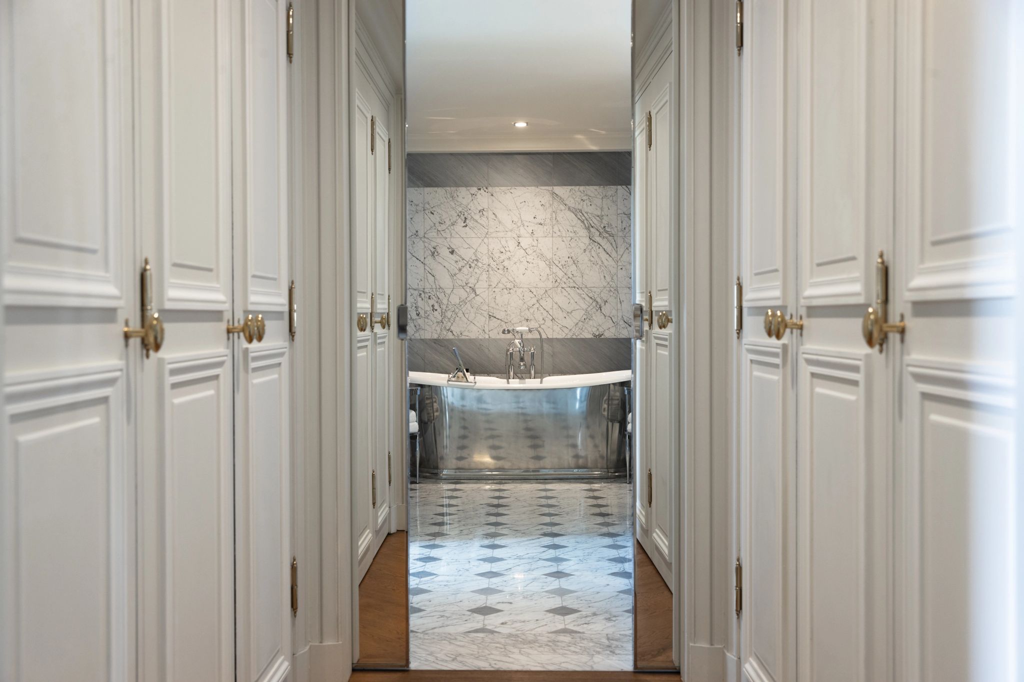Eiffel Suite suite com closet - closet espaçoso - closet moderno - suite de luxo