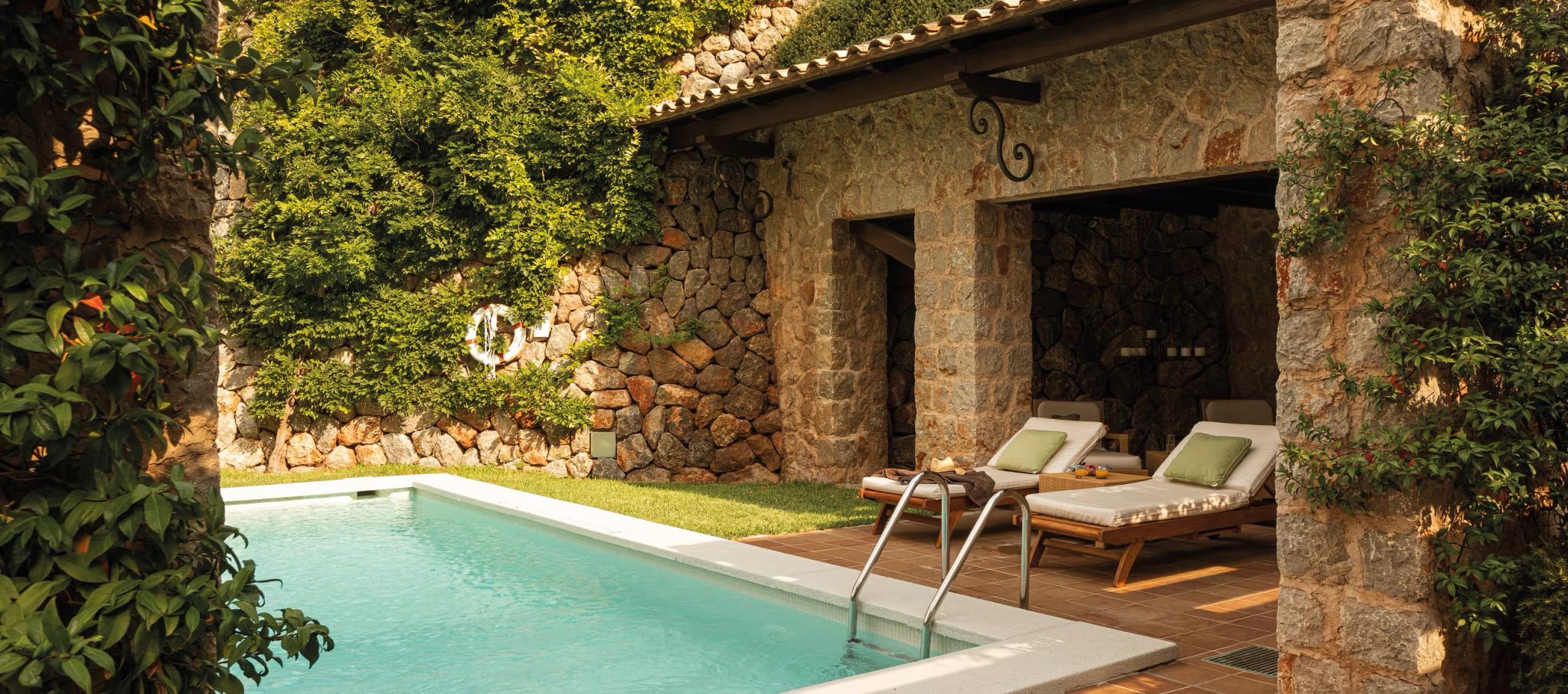 Miró Signature Suite quarto com piscina - quarto casal - area externa