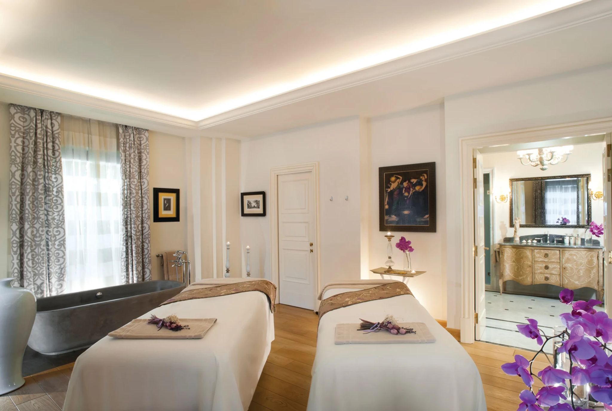 spa de luxo – sala de massagem – spa com banheira