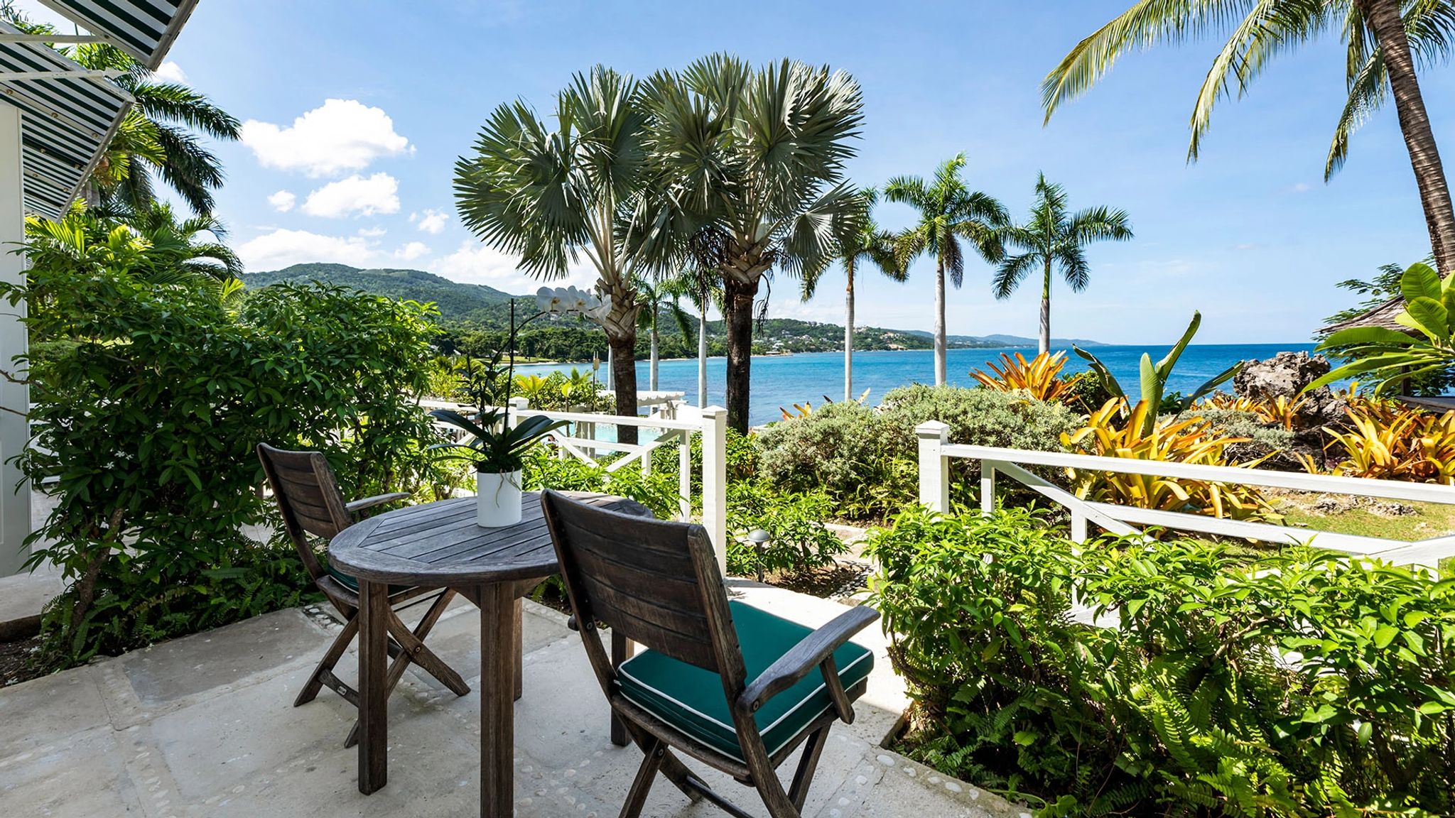 Premium Oceanfront Balcony Double  varanda vista mar - varanda privativa - varnada mobiliada