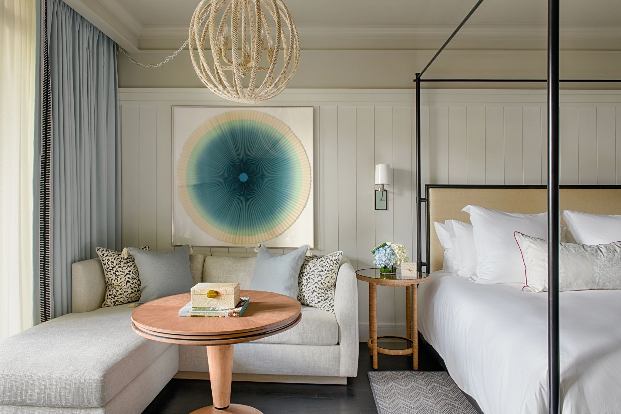 quarto com sofa - decoraçao moderna – quarto de hotel - quarto vista jardim