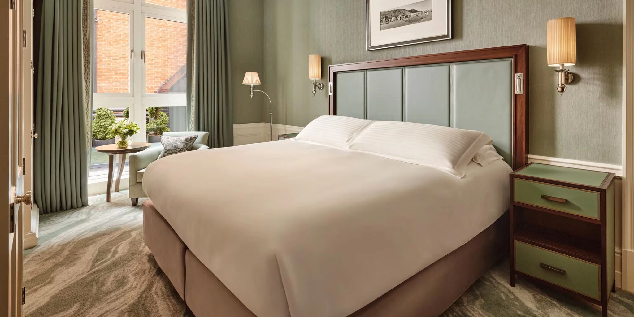 cama king-size - quarto casal elegante - decoracao individual