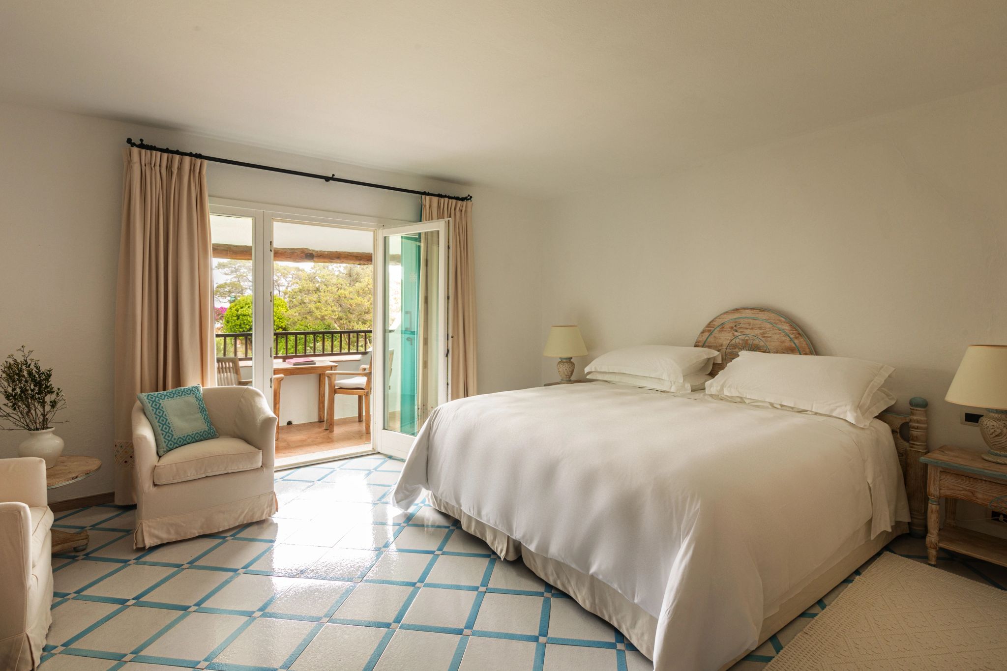 decoraçao elegante – cama de hotel – design de luxo