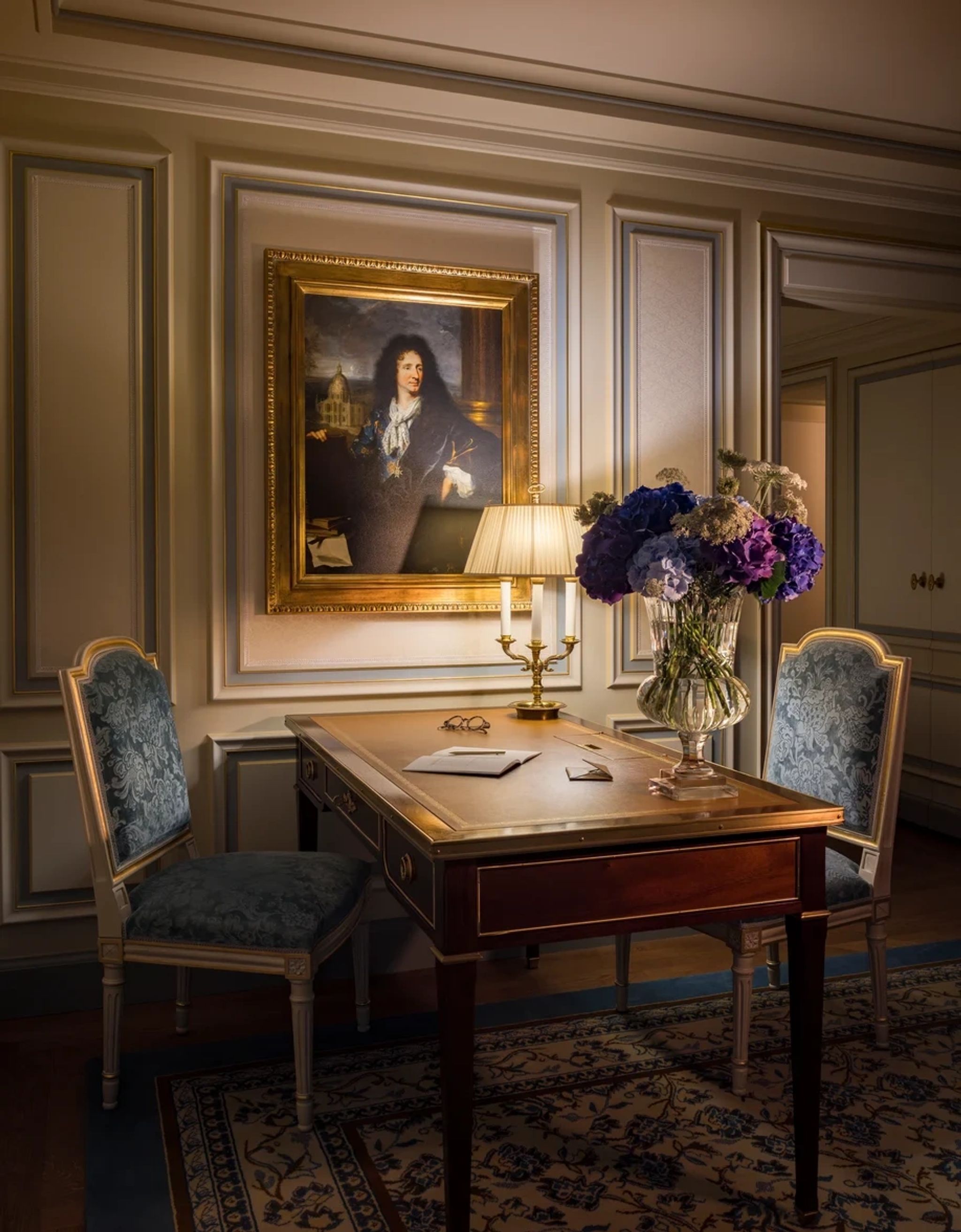 Suite Mansart decoracao classica - design frances classico - obras de arte famosas