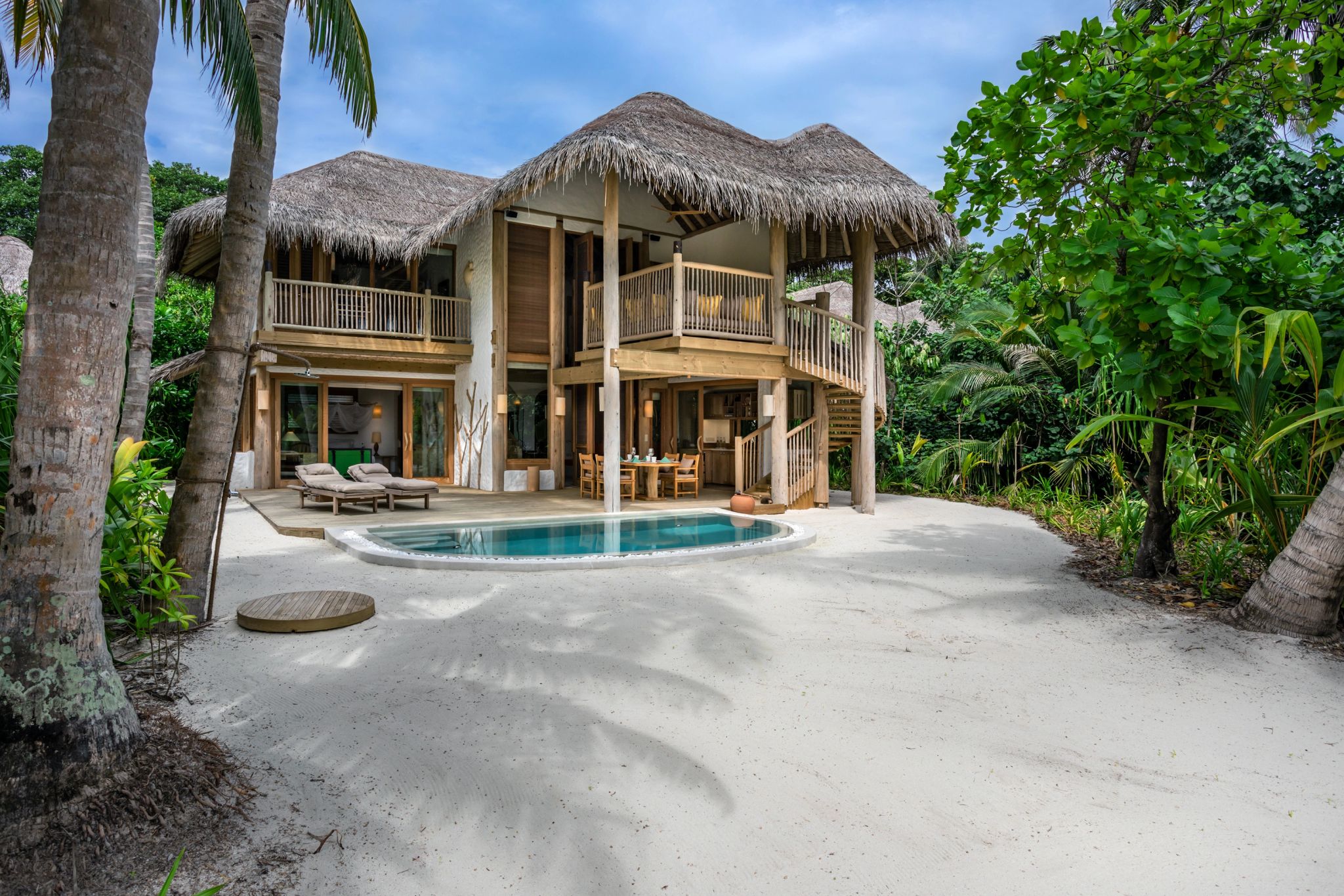 Two Bedroom Crusoe Residence Pool arquitetura natural - cenario mar - luxo discreto