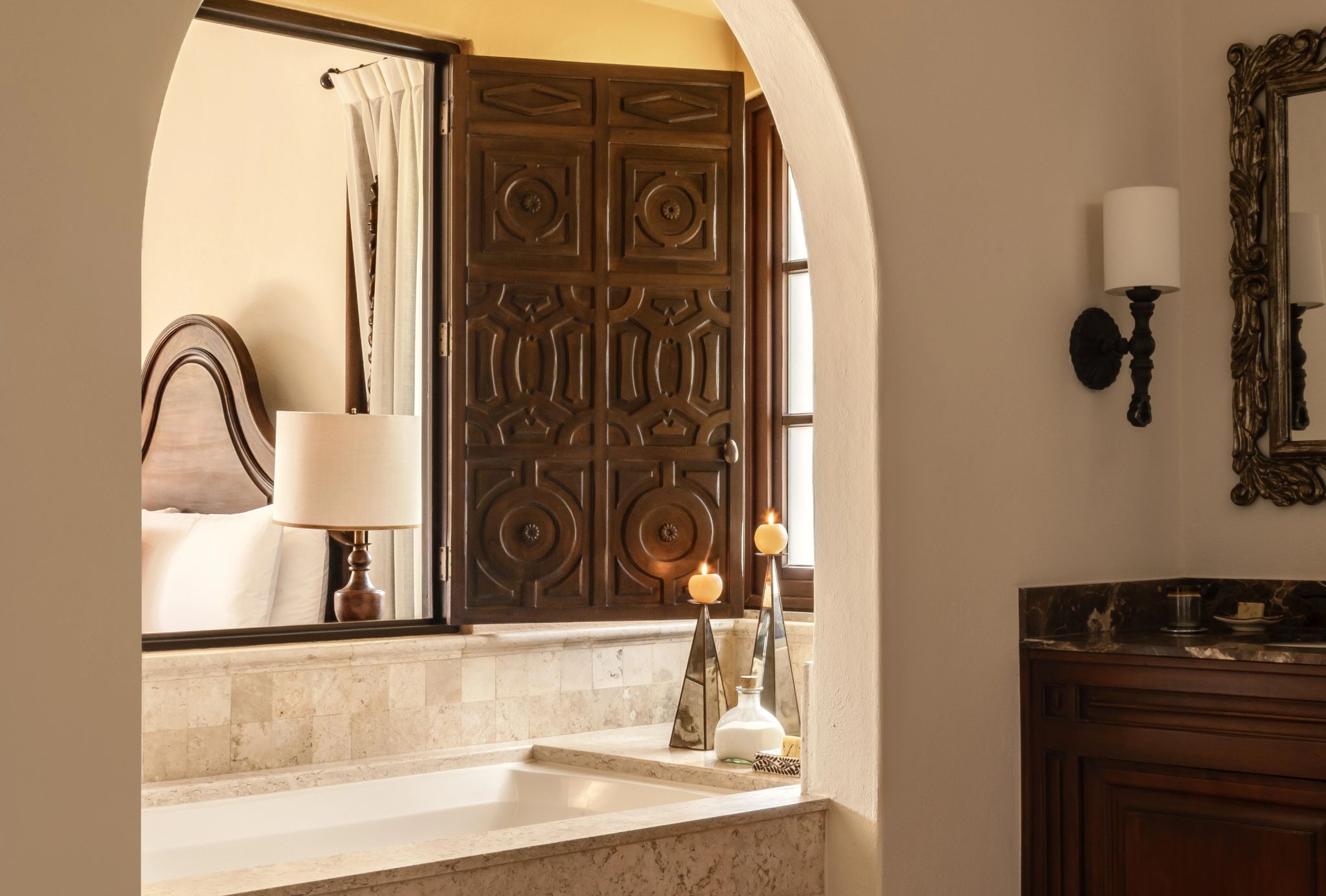 Deluxe Colonial King banheira de imersao - marmore natural - amenidades premium