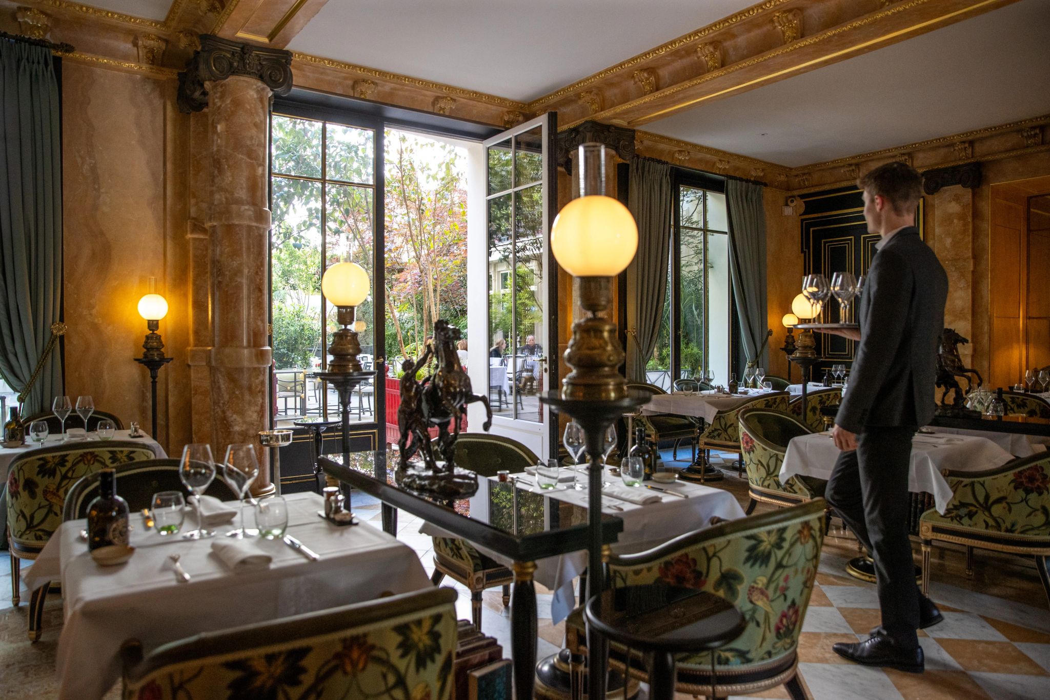 Restaurante La Pagode de Cos restaurante chique – alta gastronomia - decoraçao classica - culinaria francesa