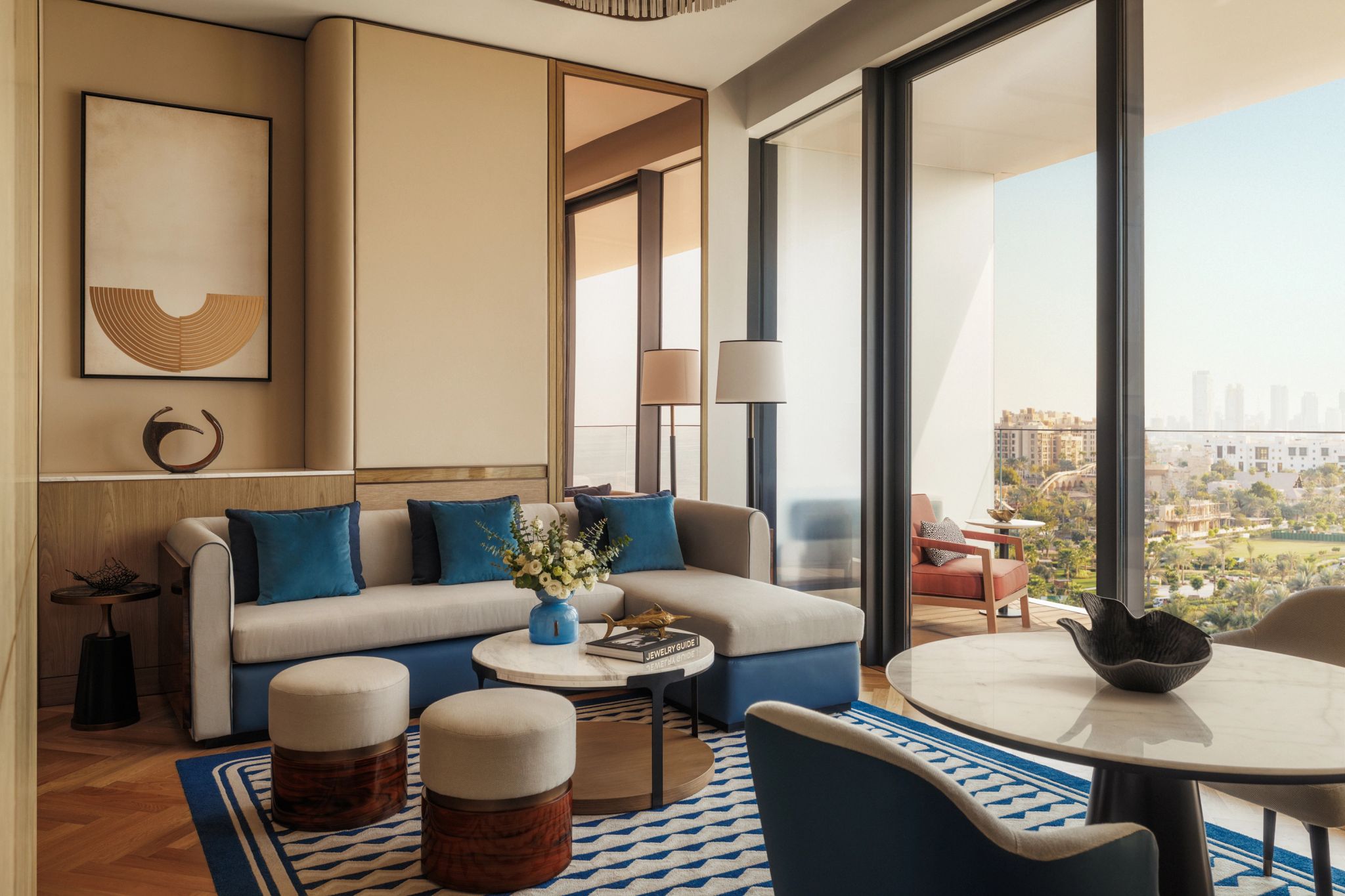 Ocean Deluxe Suite sala de estar - mesa de jantar - suite ampla