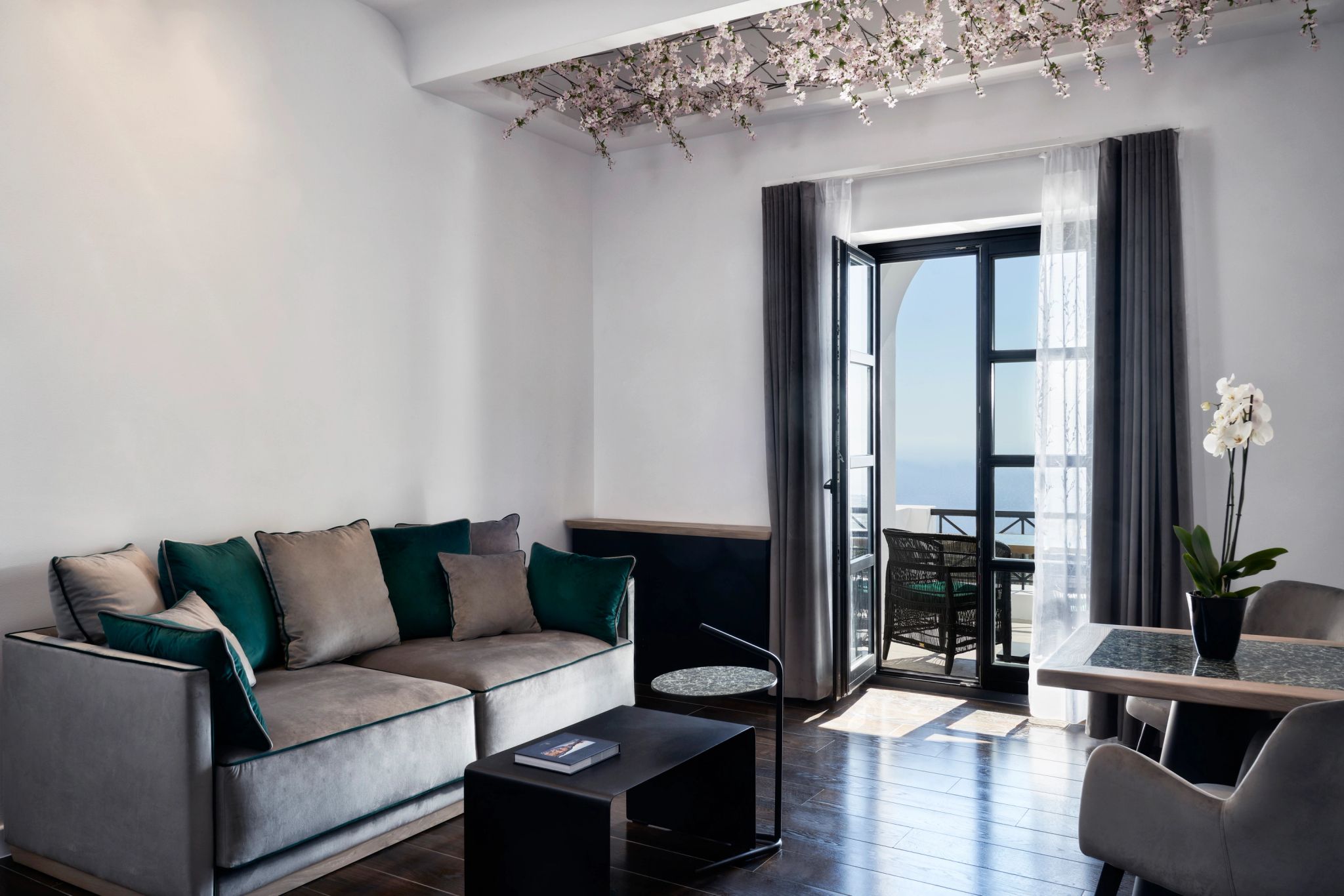 Senior Jetted Tub Suite Sea View sala de estar - suite com sala - sofa confortavel