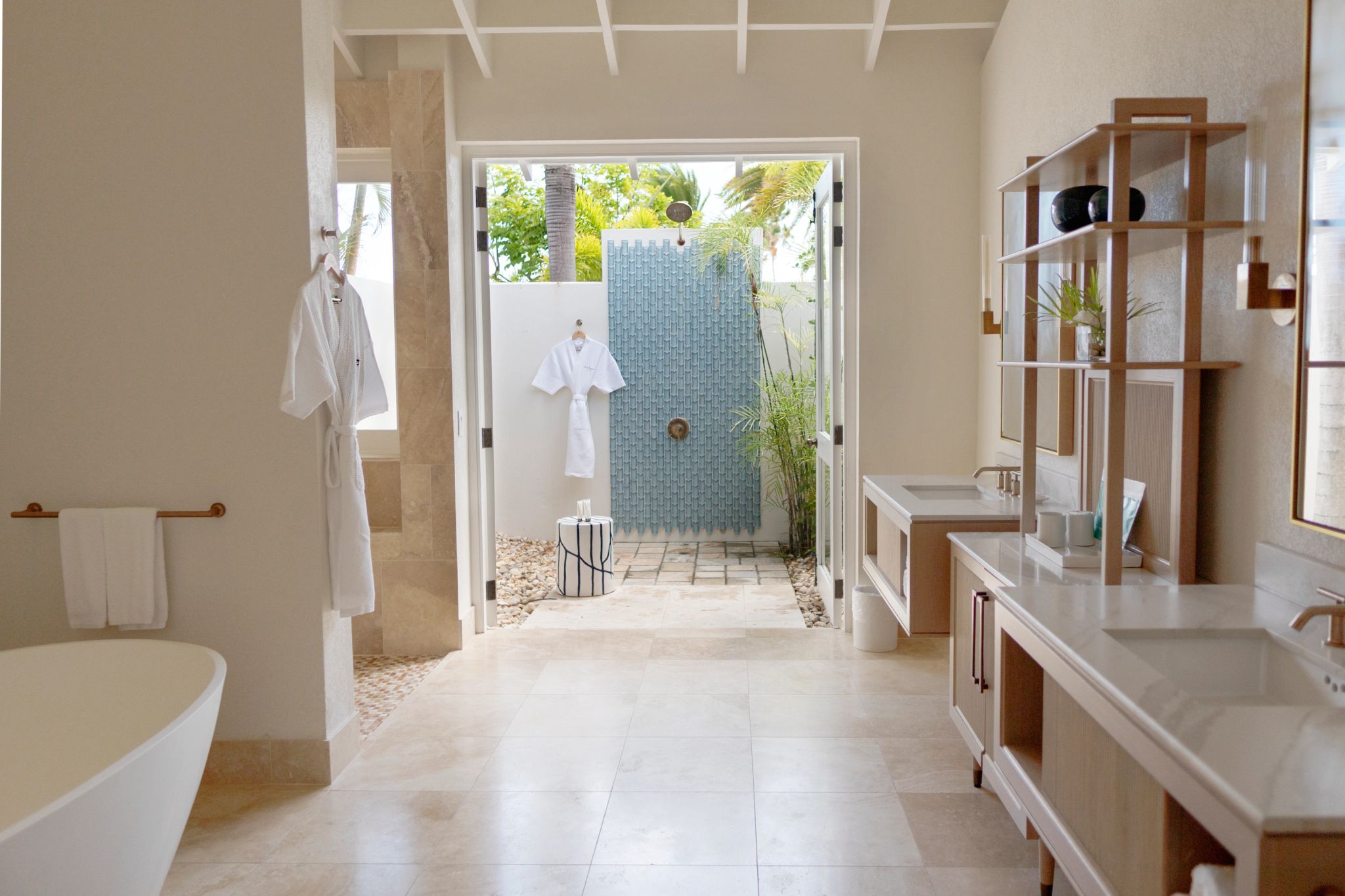 Beachside Suite Plunge Pool suite com banheira - banheiro moderno - chuveiro alta pressao - banheiro da suite