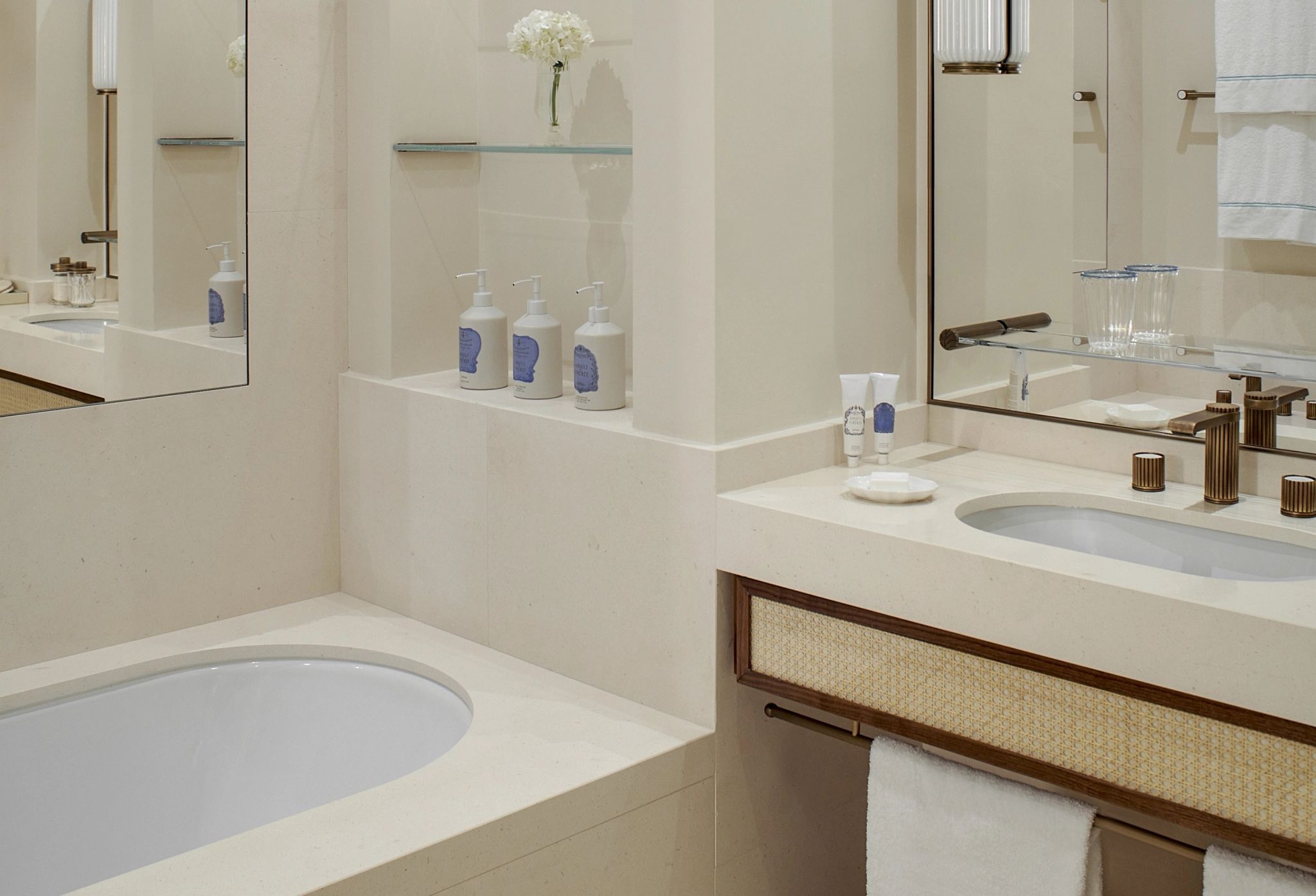 Junior Suite Deluxe banheira de imersao - banho relaxante - banho premium