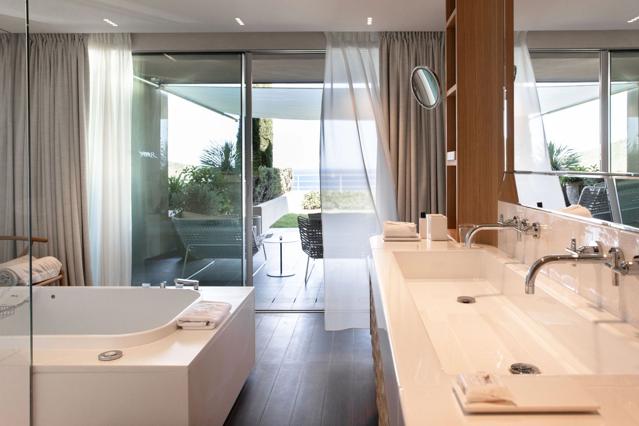 Volterra Suite banho de banheira – banheiro com terraço - banheiro dos sonhos