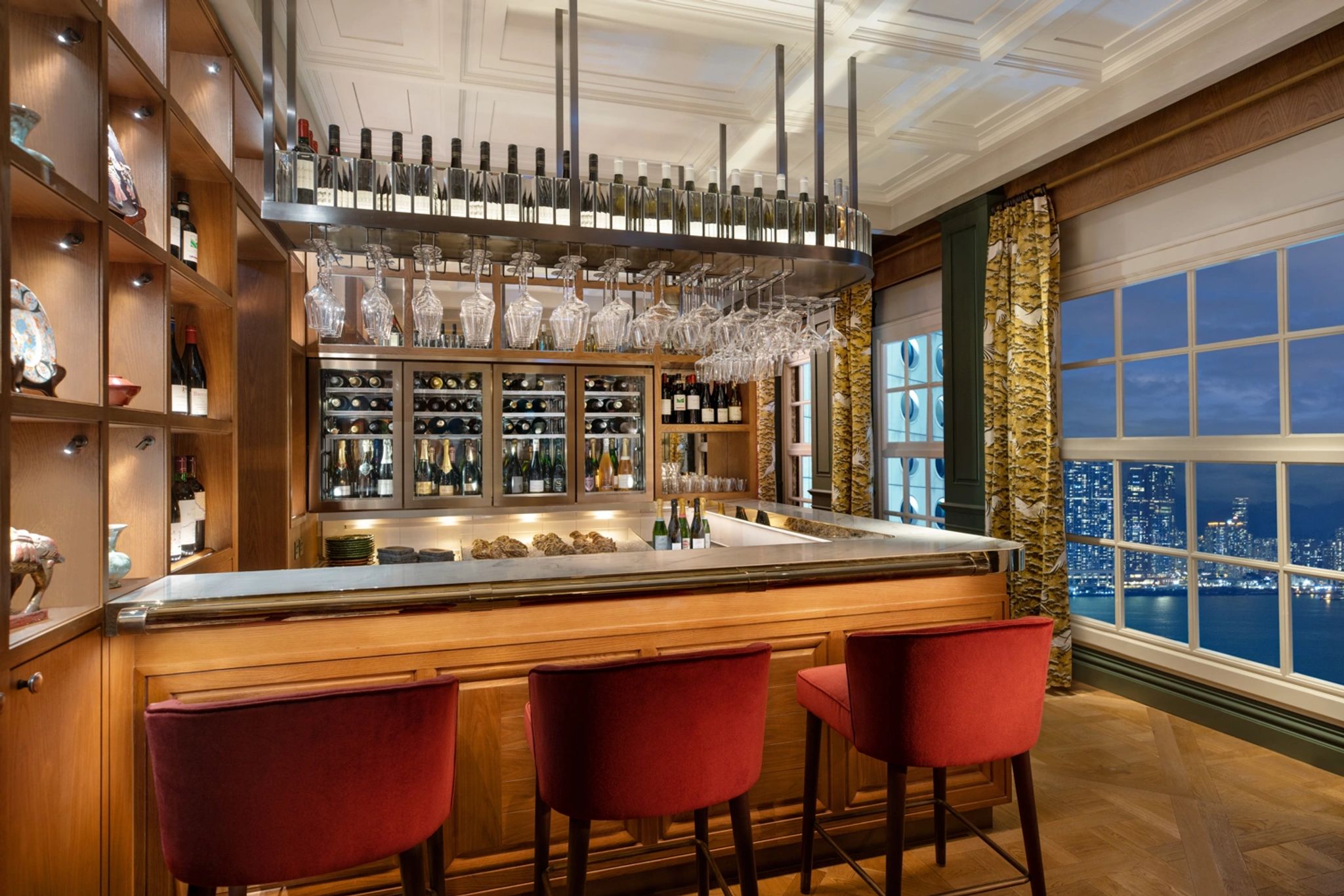 bar de luxo - coqueteis classicos - bar vista hong kong - bar com vista - bar premium