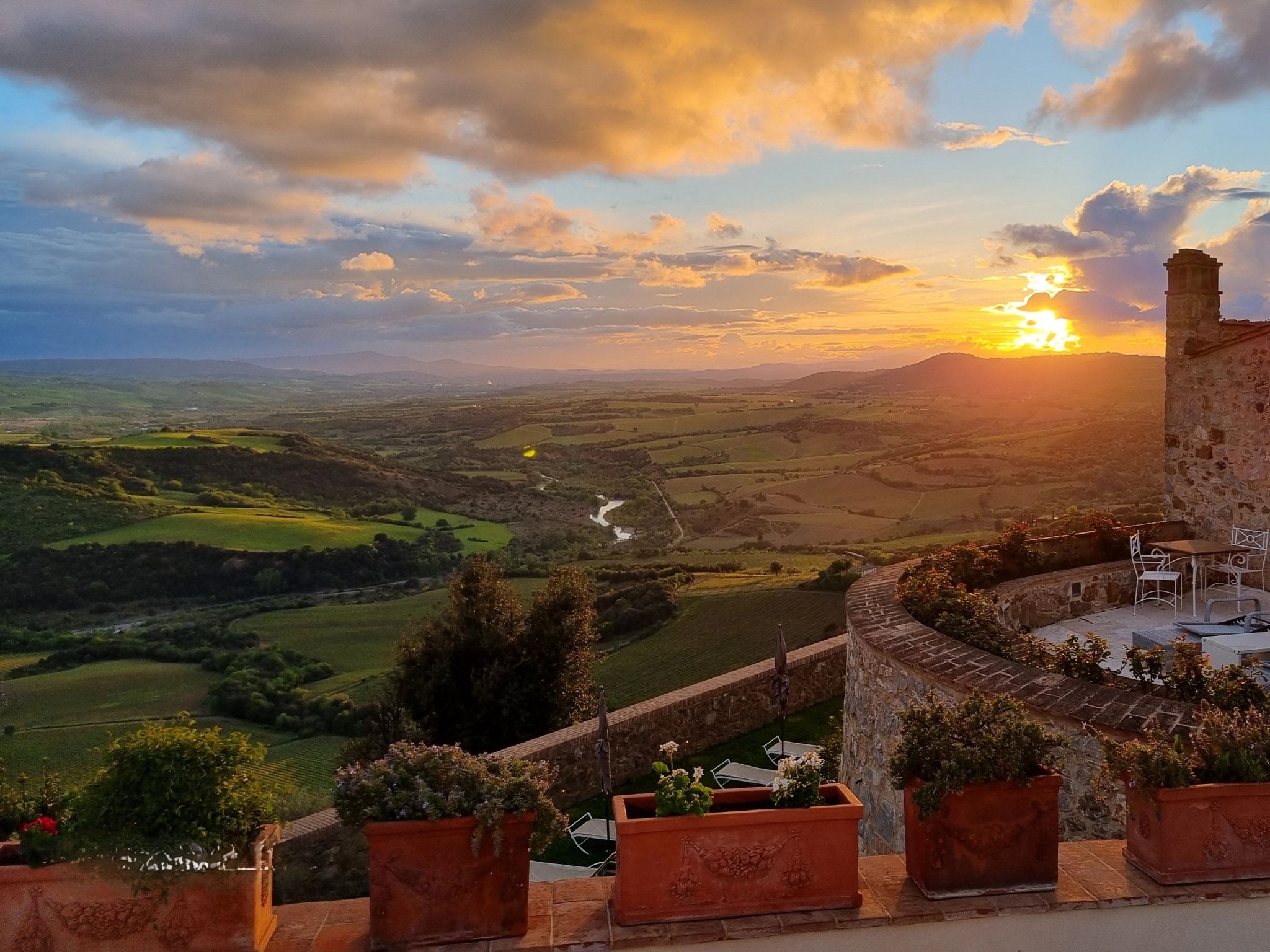 Vista pôr do sol  por do sol - vista toscana - natureza - terraço do resort