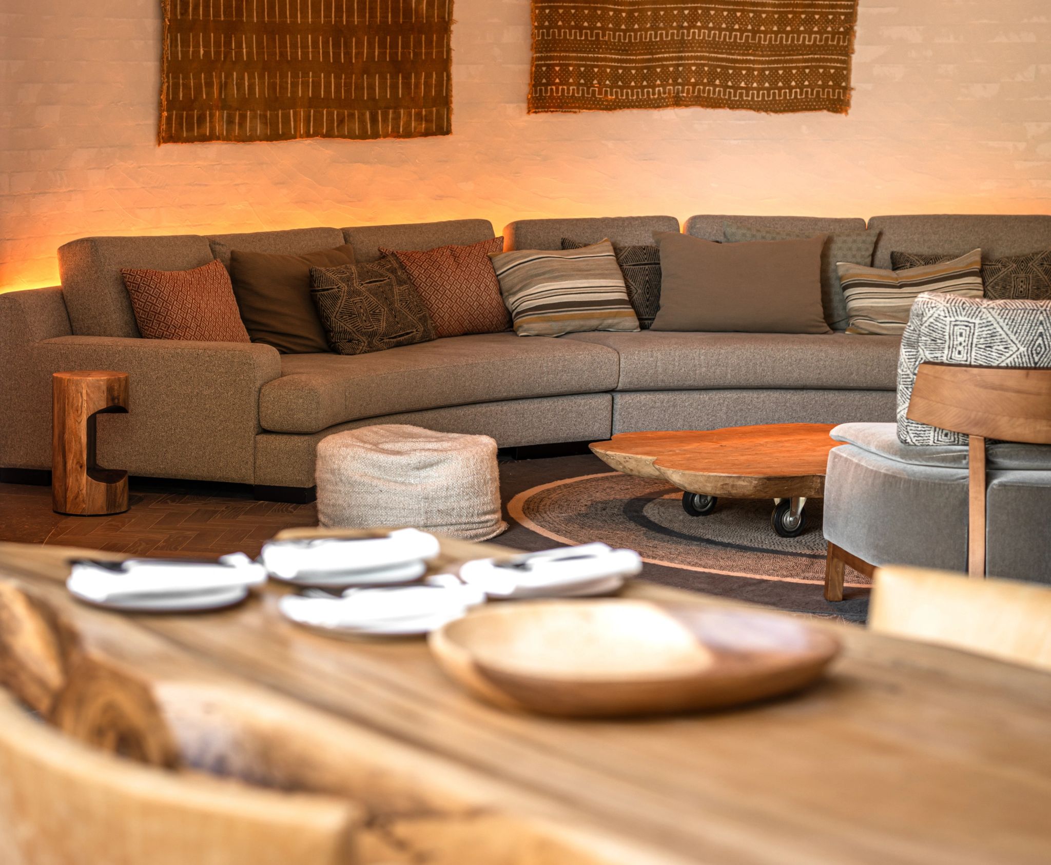 Two Bedroom Pool Villa sala de estar - decoracao moderna - sofa confortavel