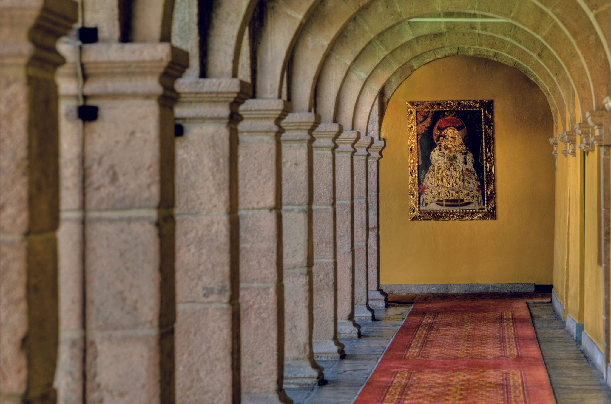 Pintura Virgem Maria corredor do hotel – obra de arte - pintura