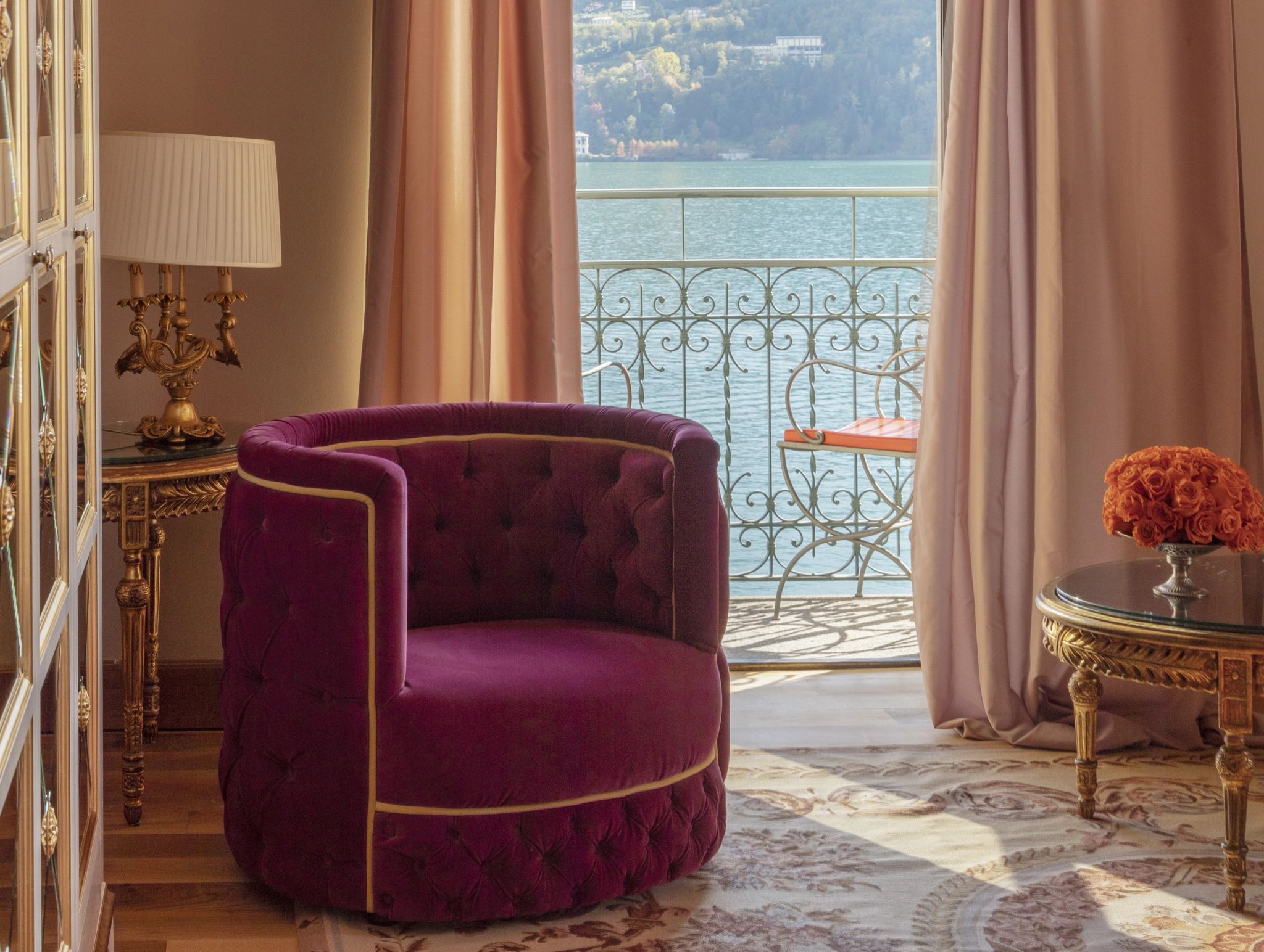 Junior Suite  poltronas vintage – decoracao classica – suite premium