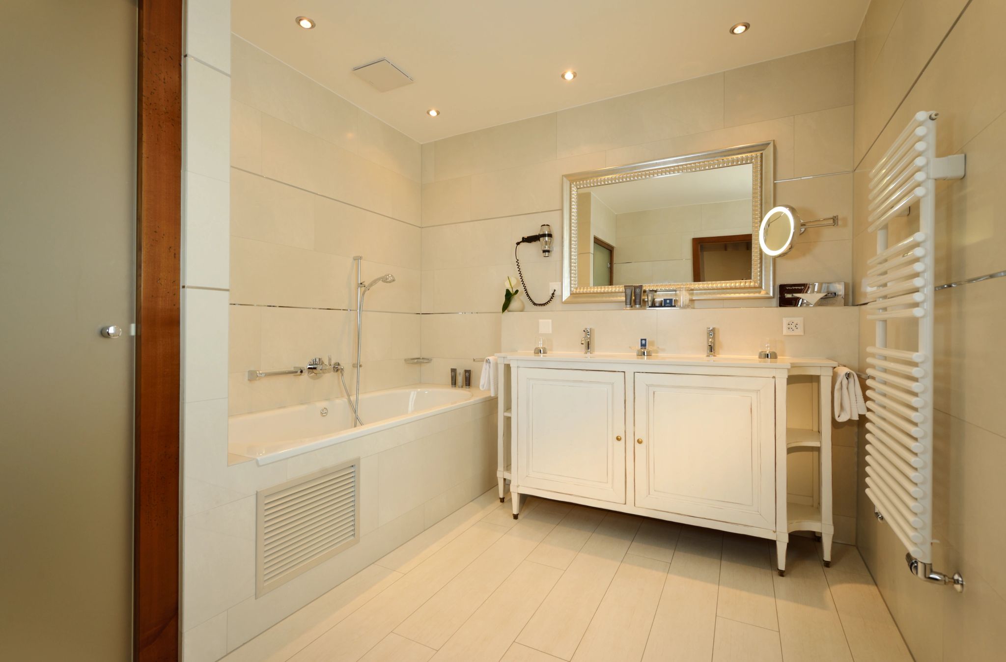 Alpine Suite Classic banheiro de luxo - banheira de imerao