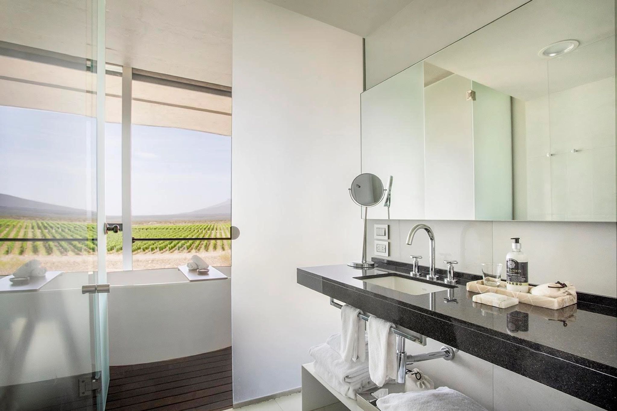 Two Bedroom Villa banheiro grande - vista panoramica - banho premium