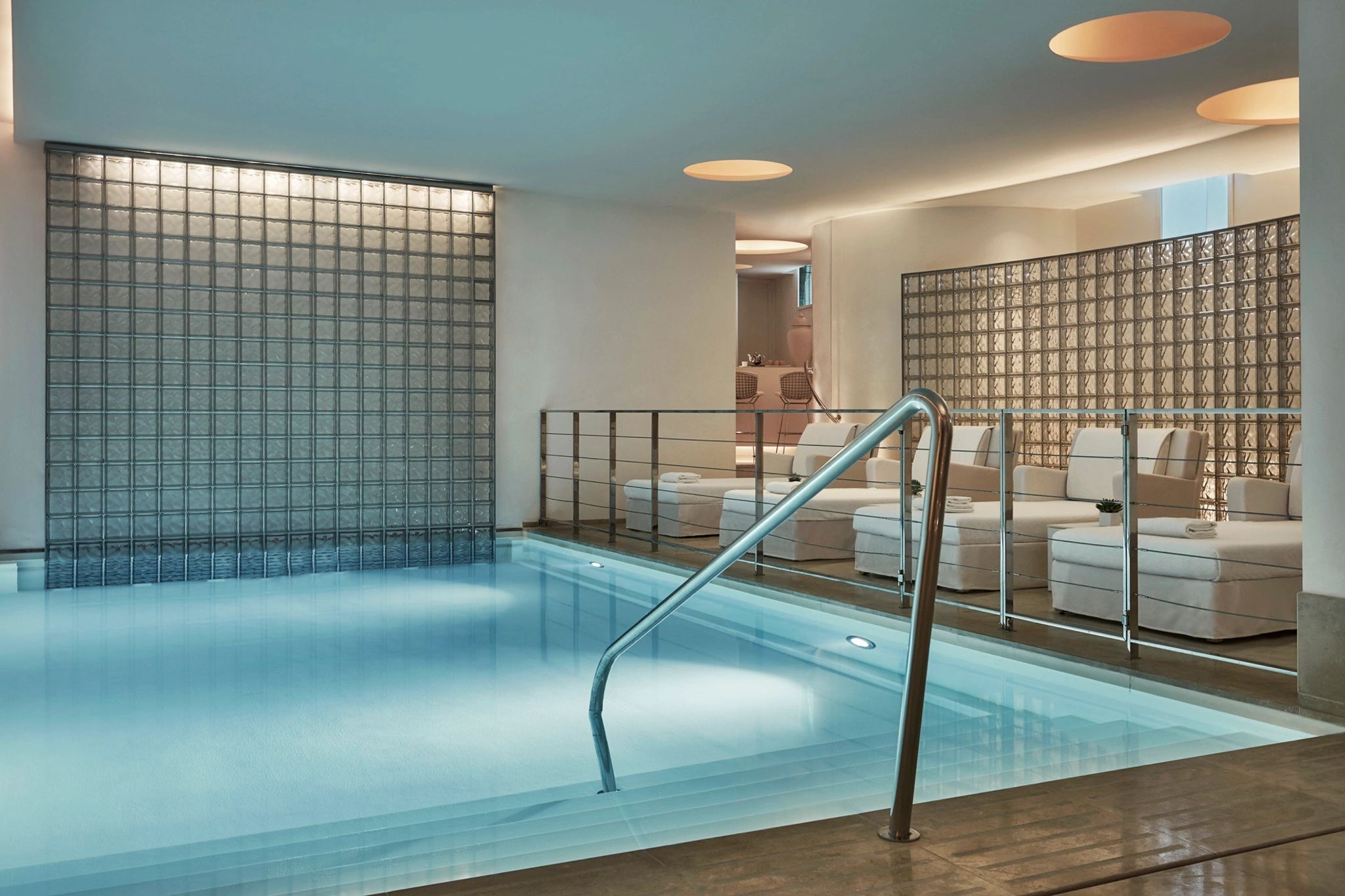 piscina interna – piscina coberta – piscina aquecida 