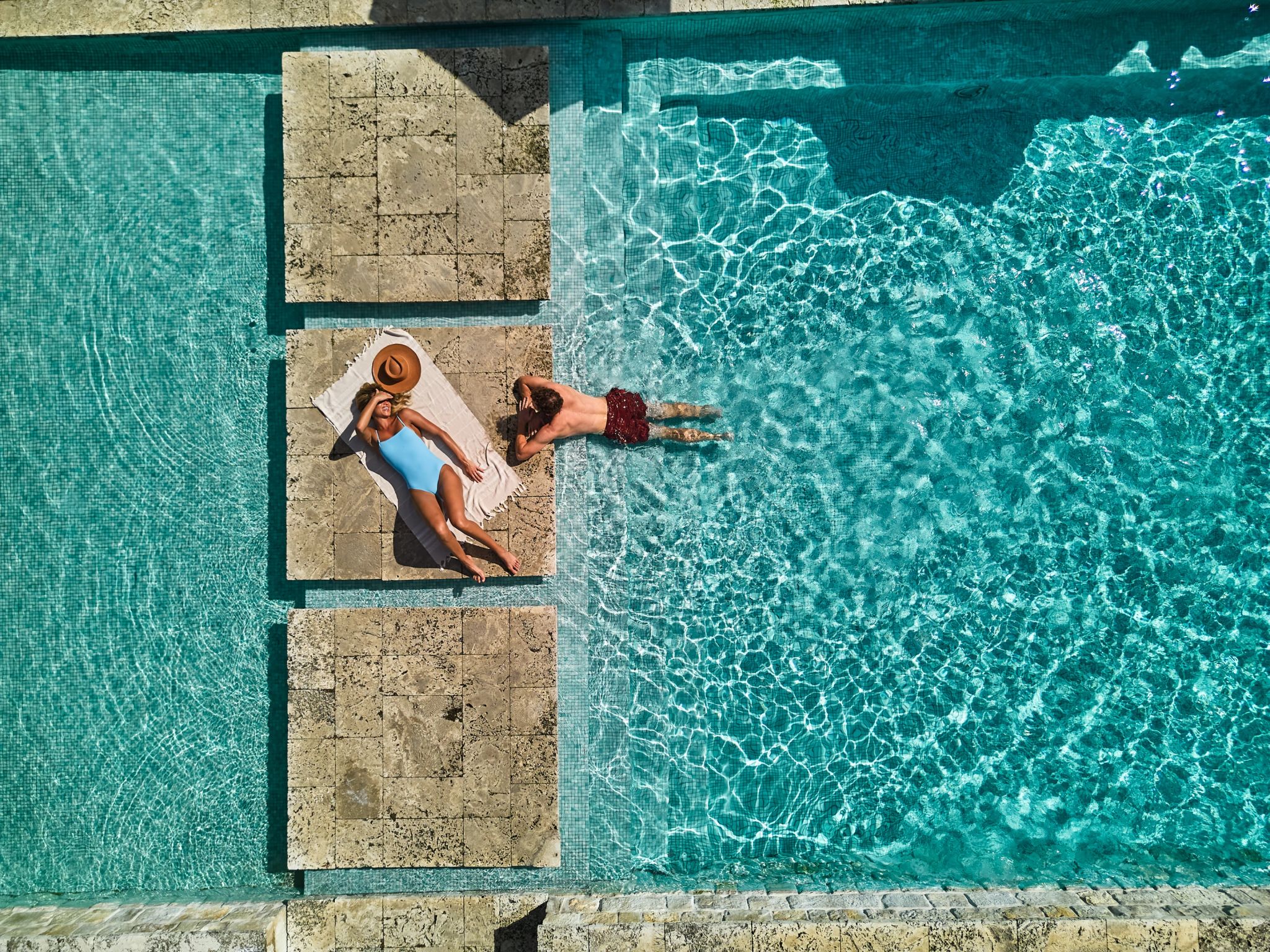 Piscina piscina de luxo – atividades no hotel - serviço de hotel