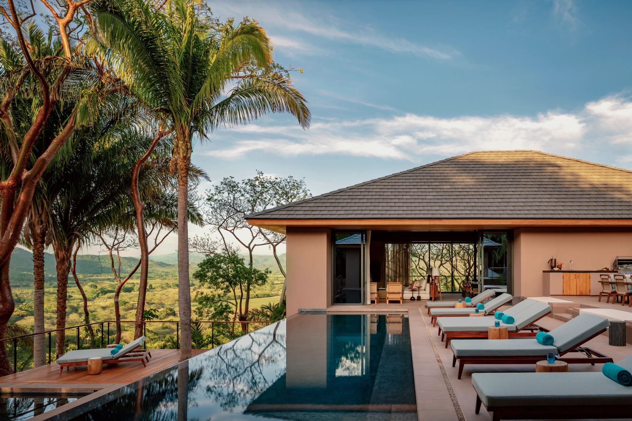 piscina ao ar livre - terraço privativo - terraço de luxo - casa com terraço - casa na arvore