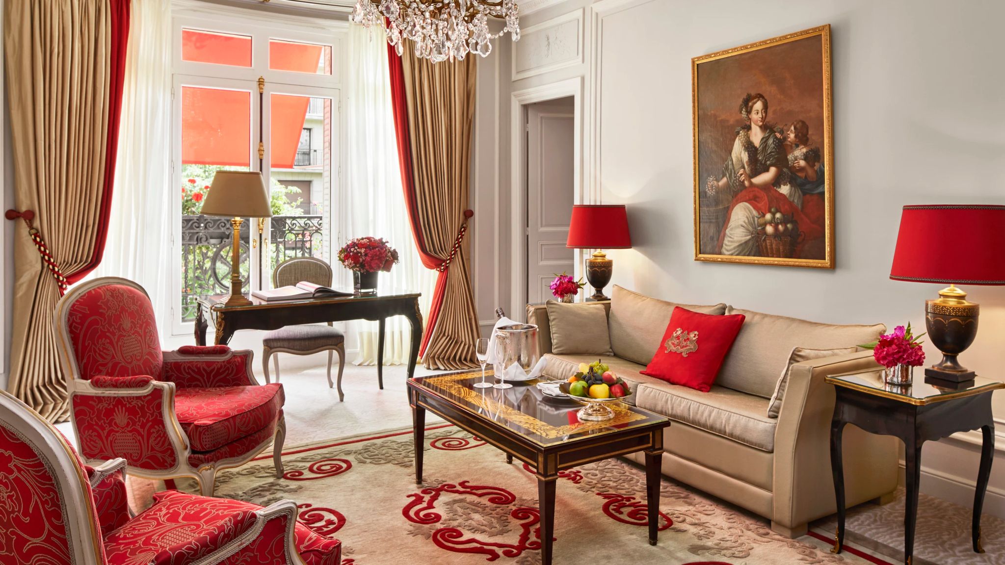 hotel plaza athenee-hotel de luxo em paris-hotel palacio-dorchester collection