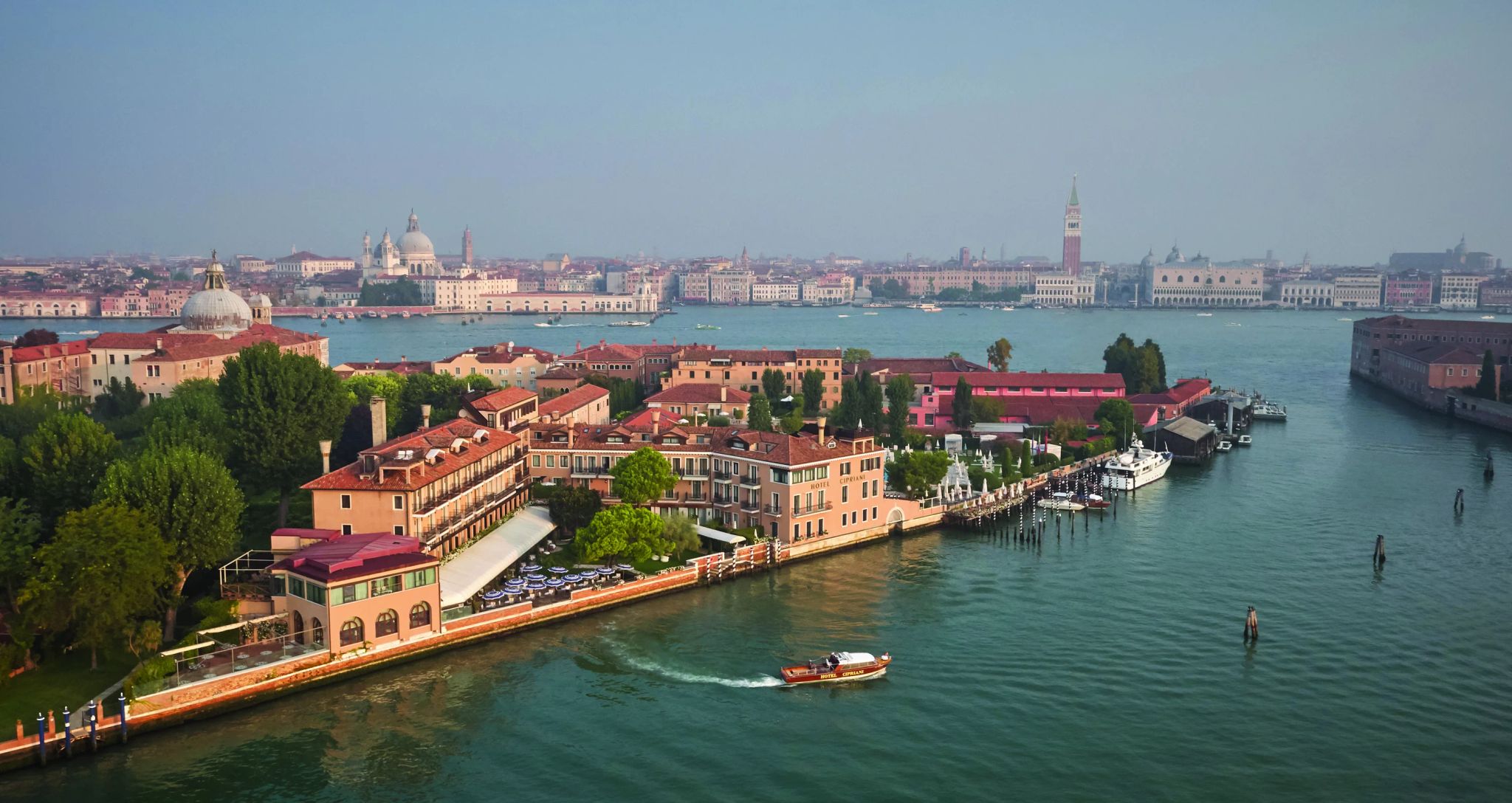 area de lazer – grande canal veneza – belmond hotel veneza - passeio de barco