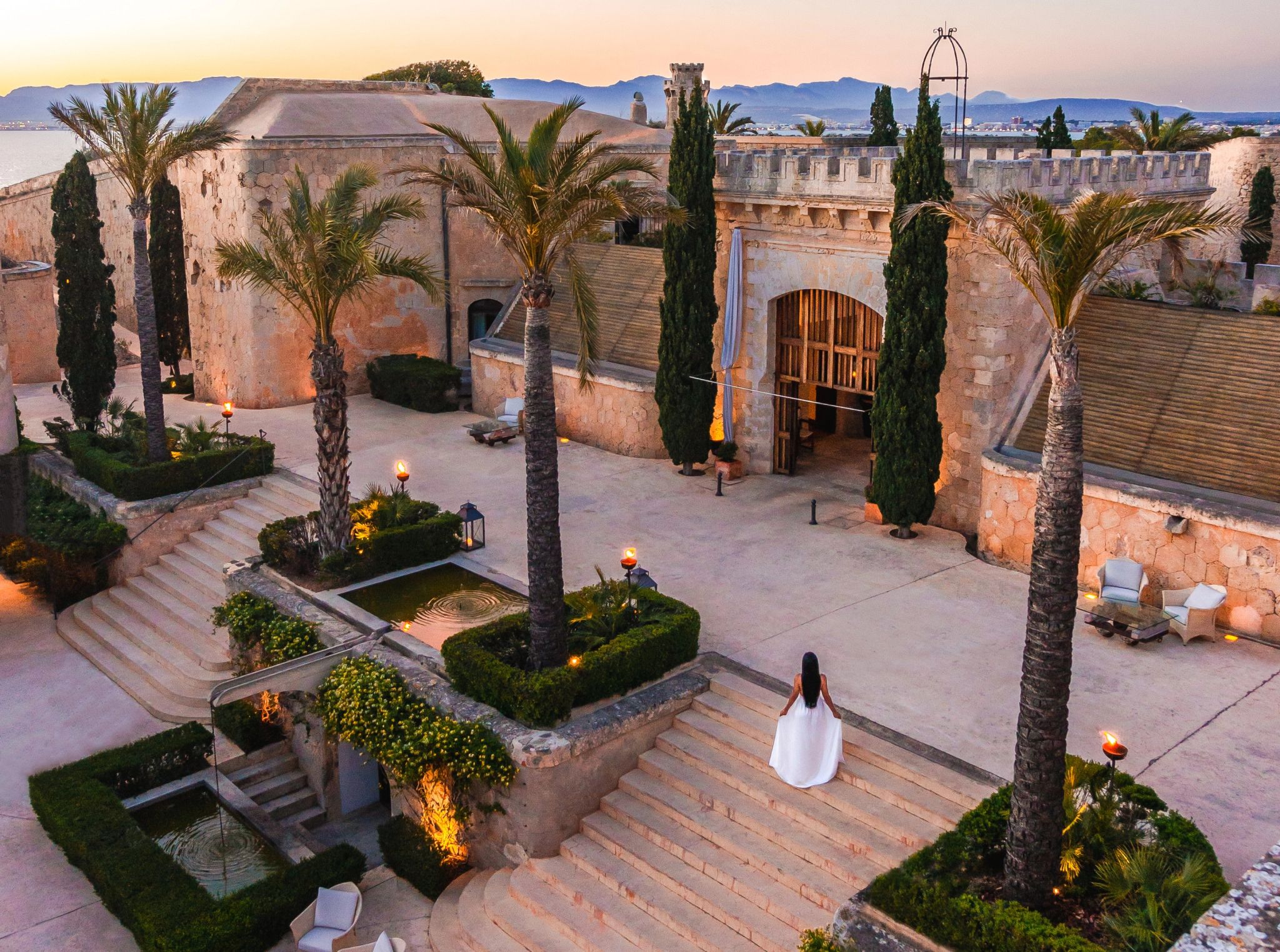 Entrada do hotel fortaleza medieval - arquitetura classica - area externa