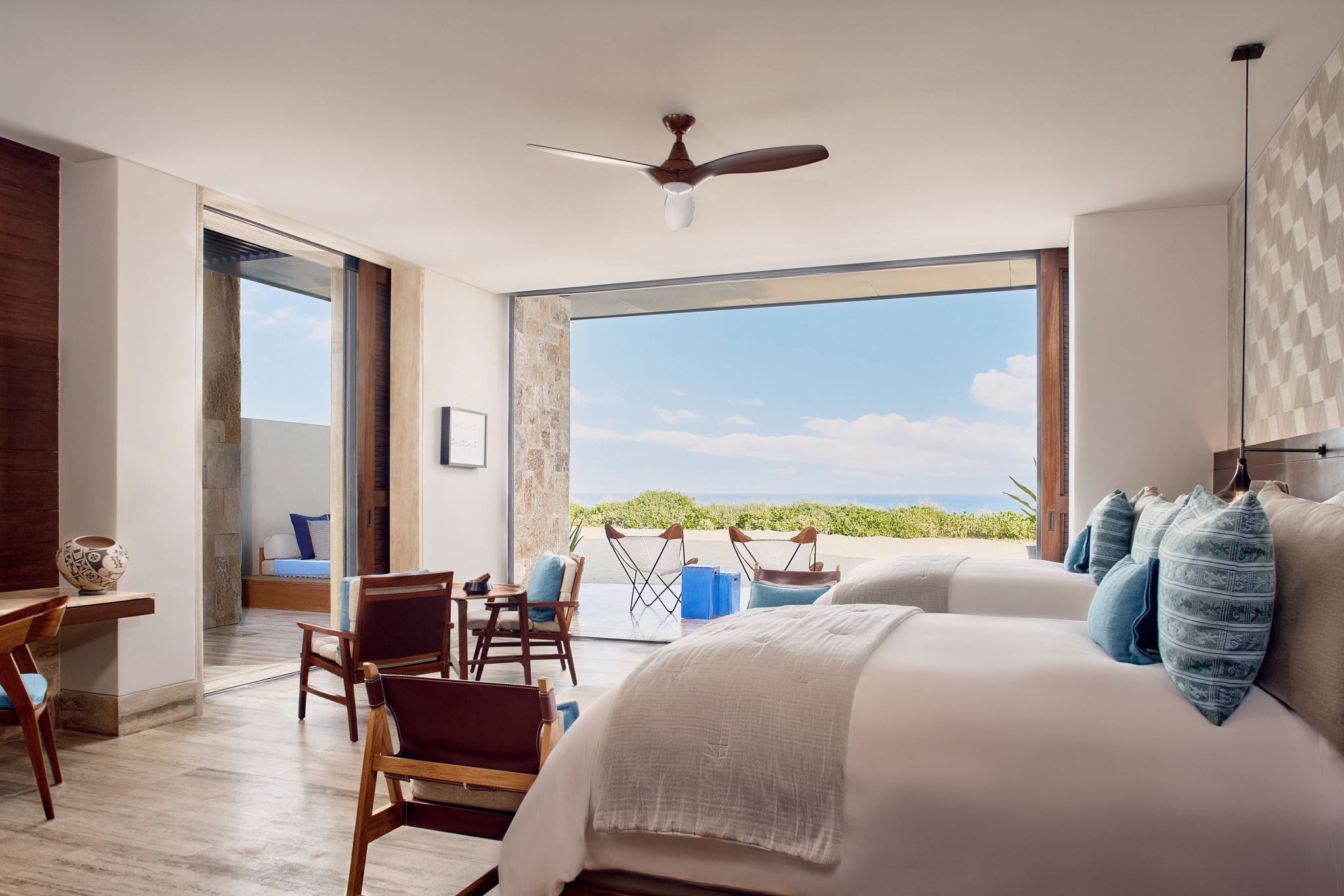 Oceanfront Two Queen Ground Floor Terrace quarto frente mar - quarto com terraço = terraço privativo - quarto queen = camas queen