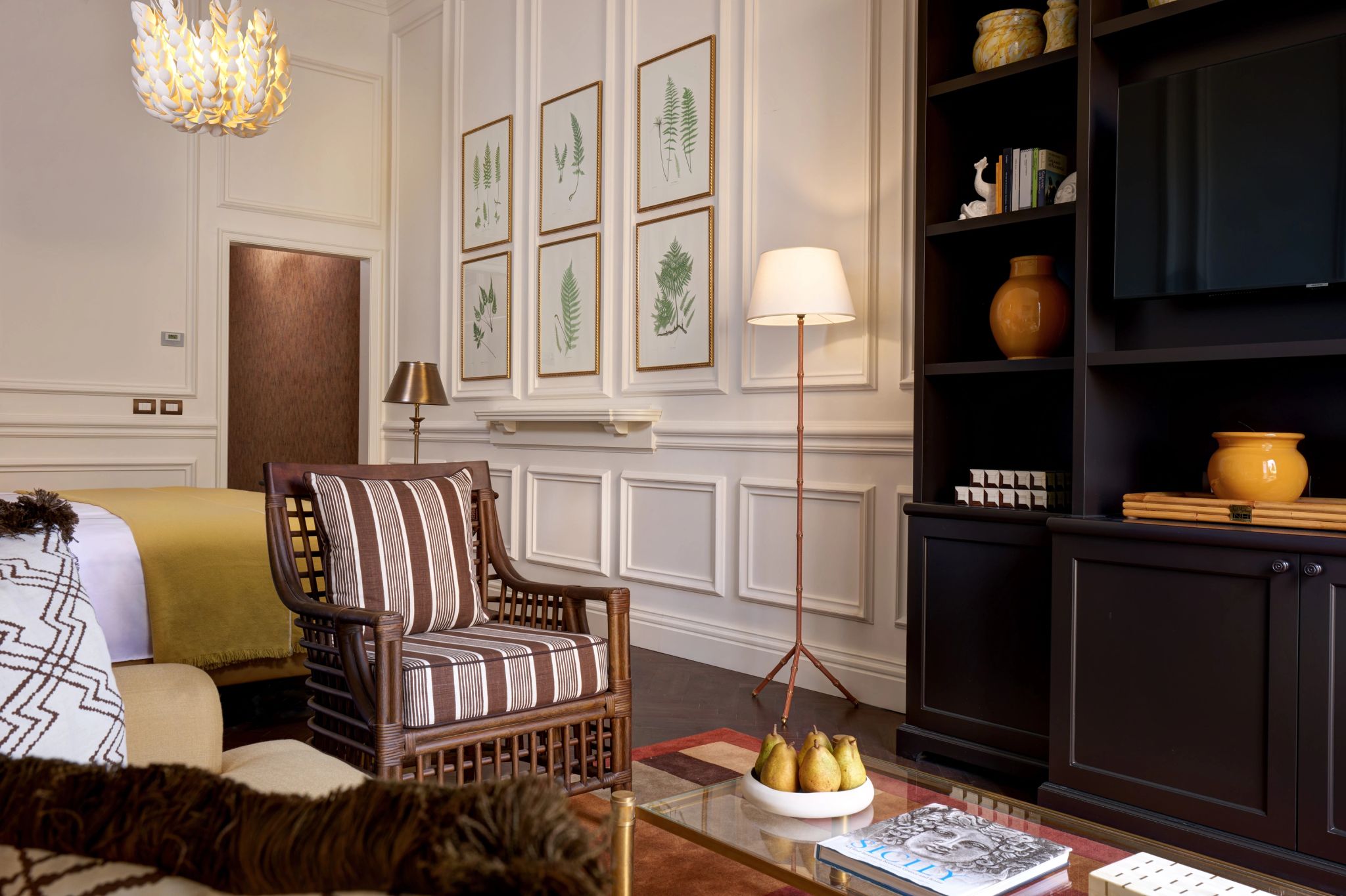 Junior Suite Terrace sala de estar - obras de arte - decoraçao classica - design de luxo - suite ampla