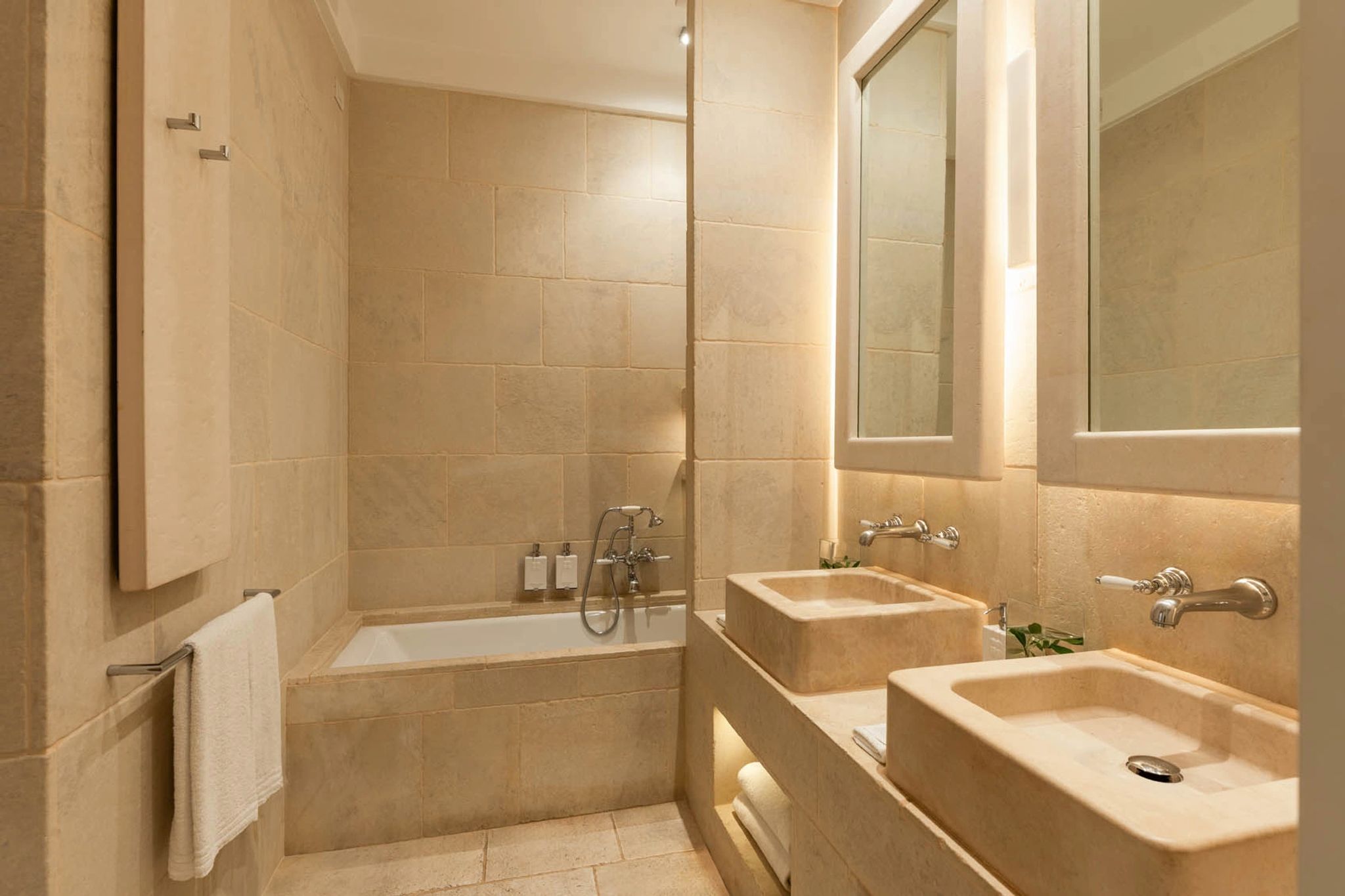 La Corte Bella banheira grande – banheiro premium – banho de banheira