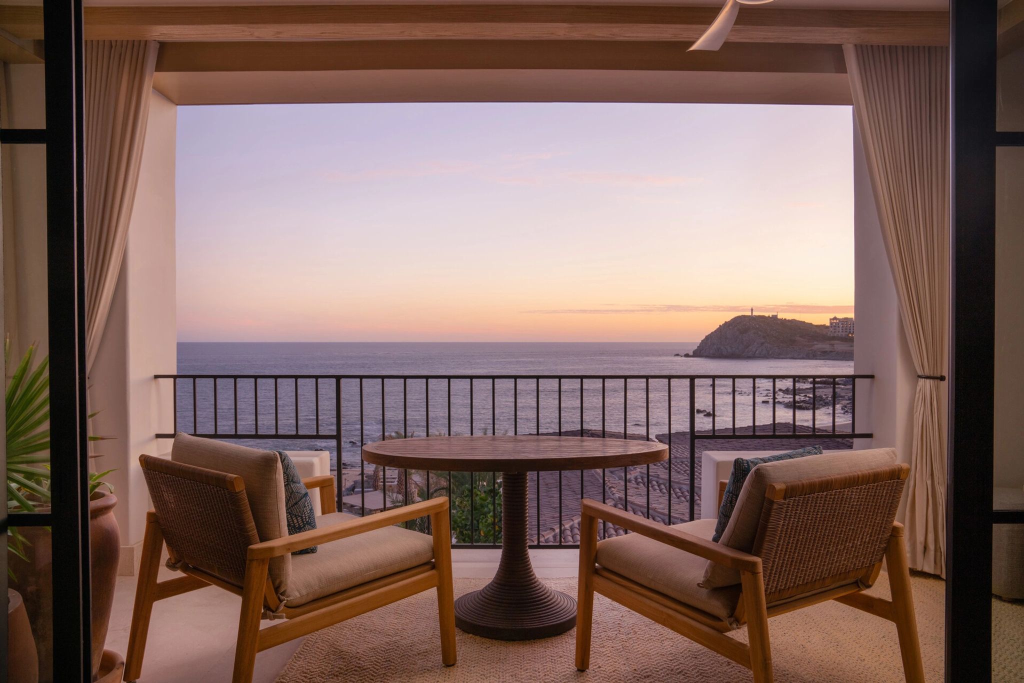 Ocean View La Casona One Bedroom Suite varanda privativa - varanda mobiliada - vista por do sol