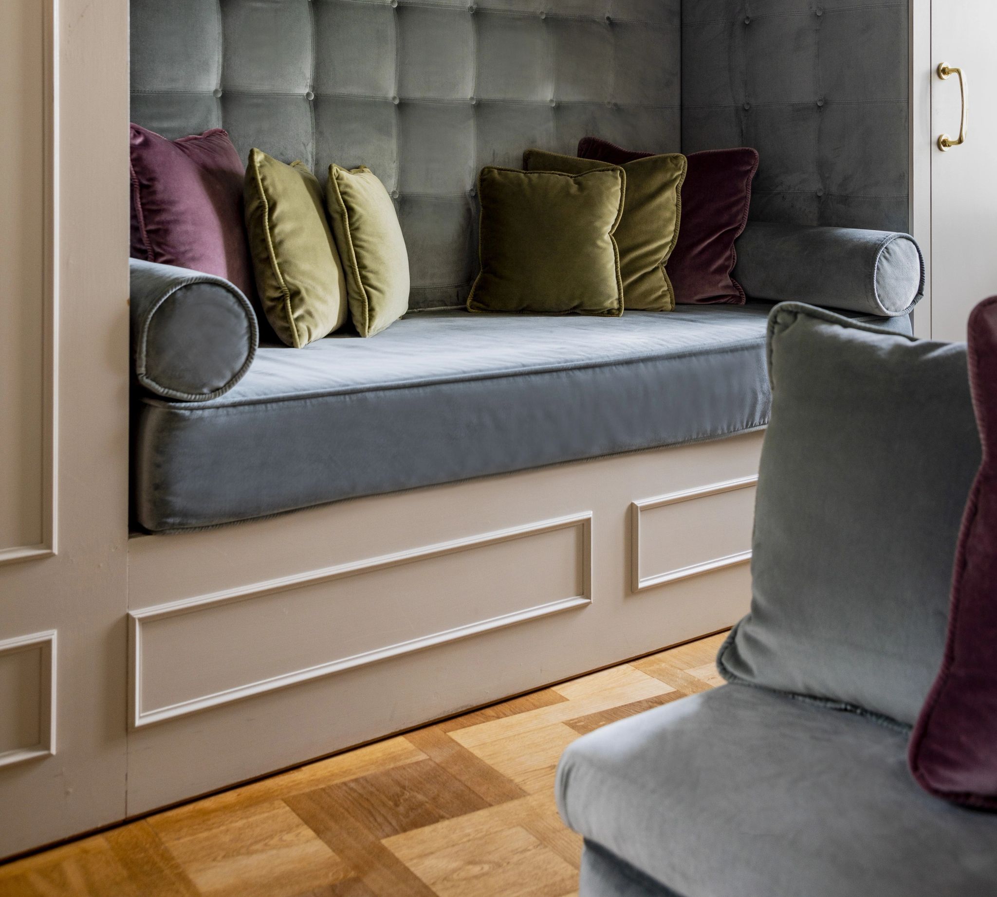 Suite Emilia sala de estar – sofa chique – suite ampla