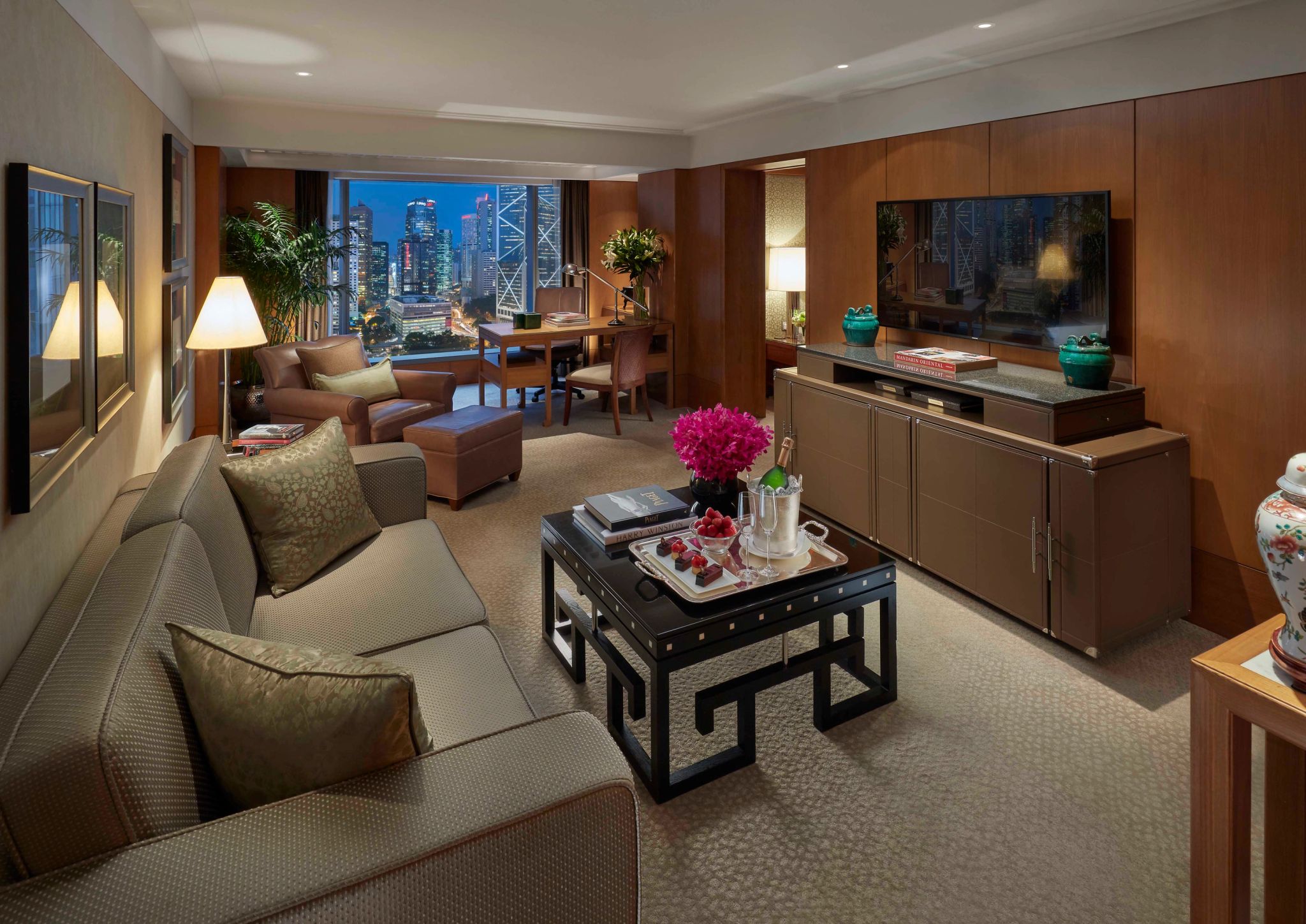 sala de estar suite – suite ampla – design classico - sala vista hong kong