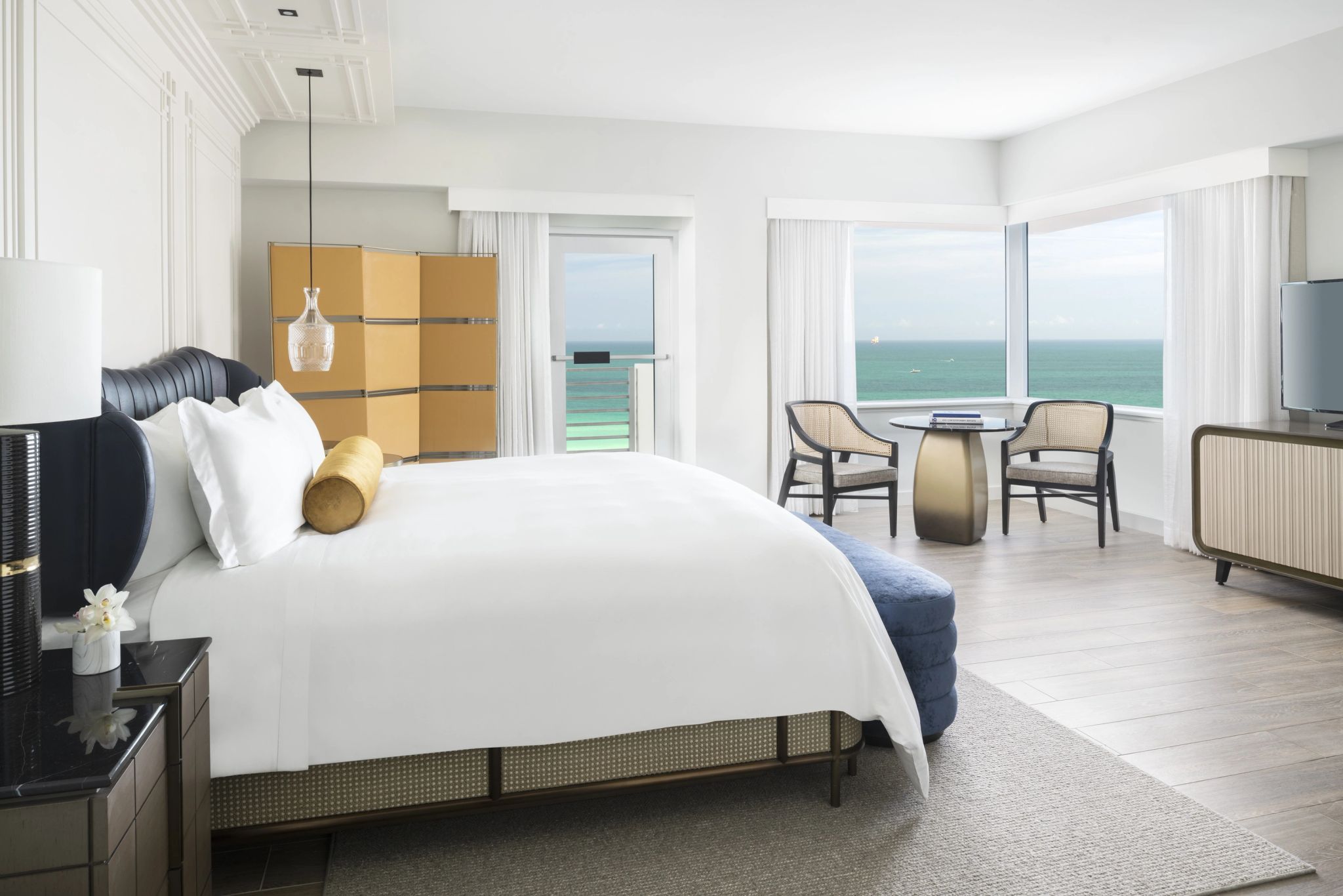 Club Level One Bedroom Suite One King Ocean View High Floor Balcony suite de luxo - suite vista mar - suite moderna