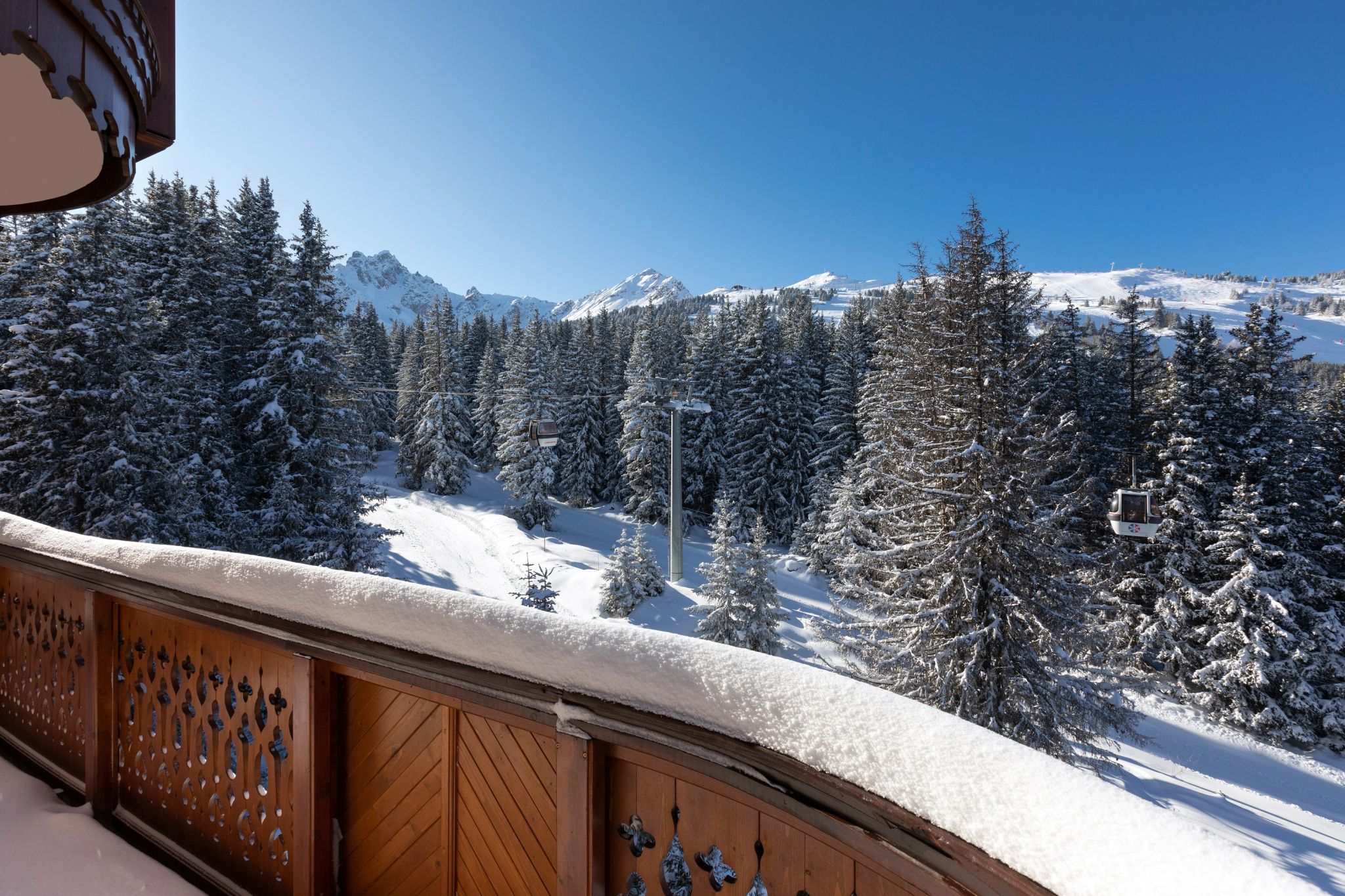 Aubépine & Cardamine Suites   suite de luxo - varanda - vista de inverno