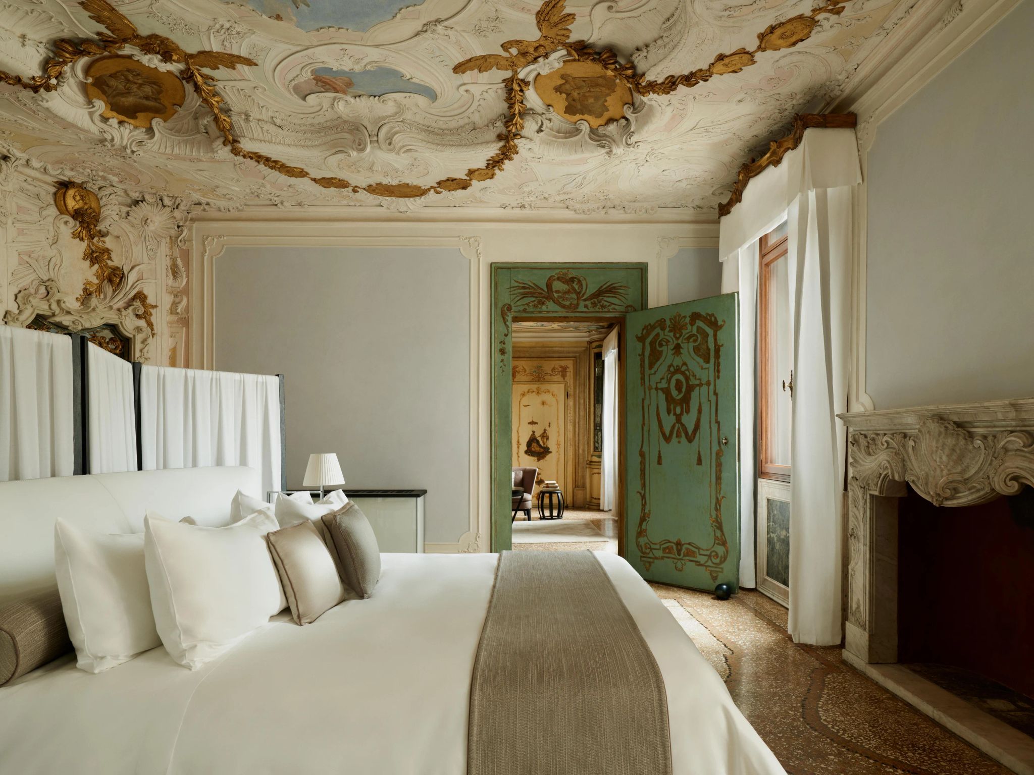 afresco italiano - quarto historico - decoraçao classica - alcova tiepolo suite