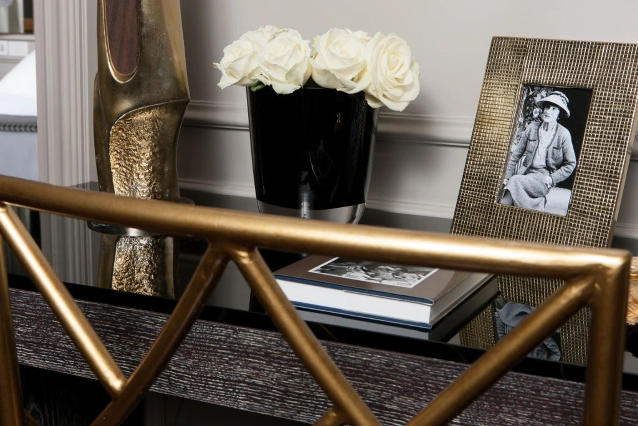 Ponte Vecchio Suite detalhes em dourado - estilo classico italiano - decoracao sofisticada