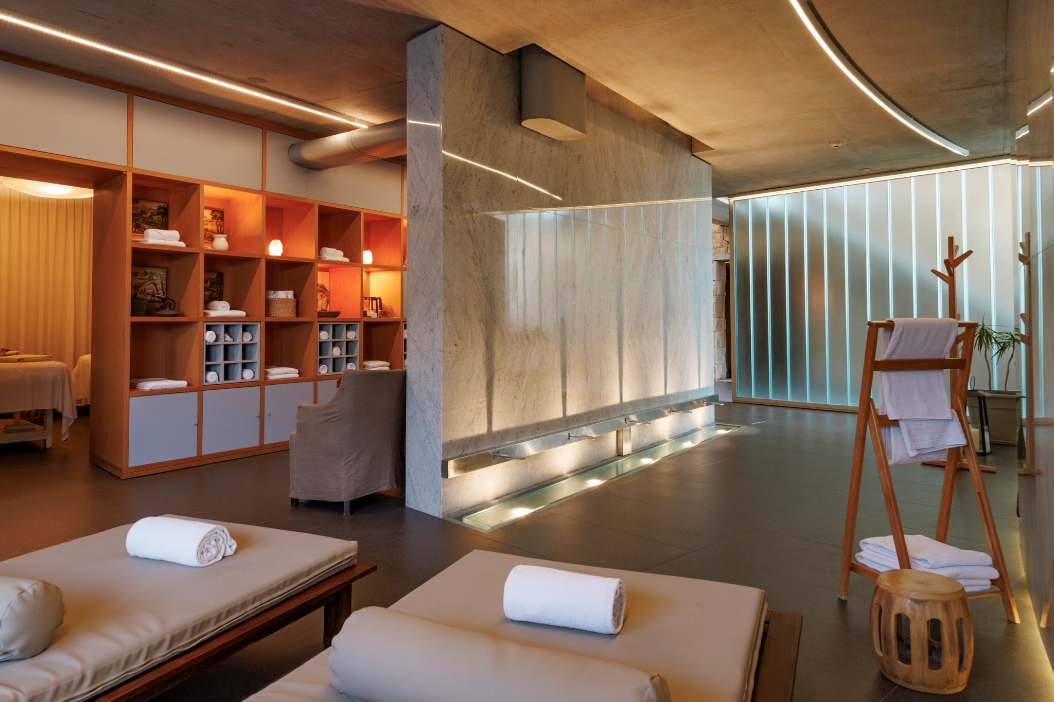 Spa espaço de spa com iluminação suave e foco em vinoterapia